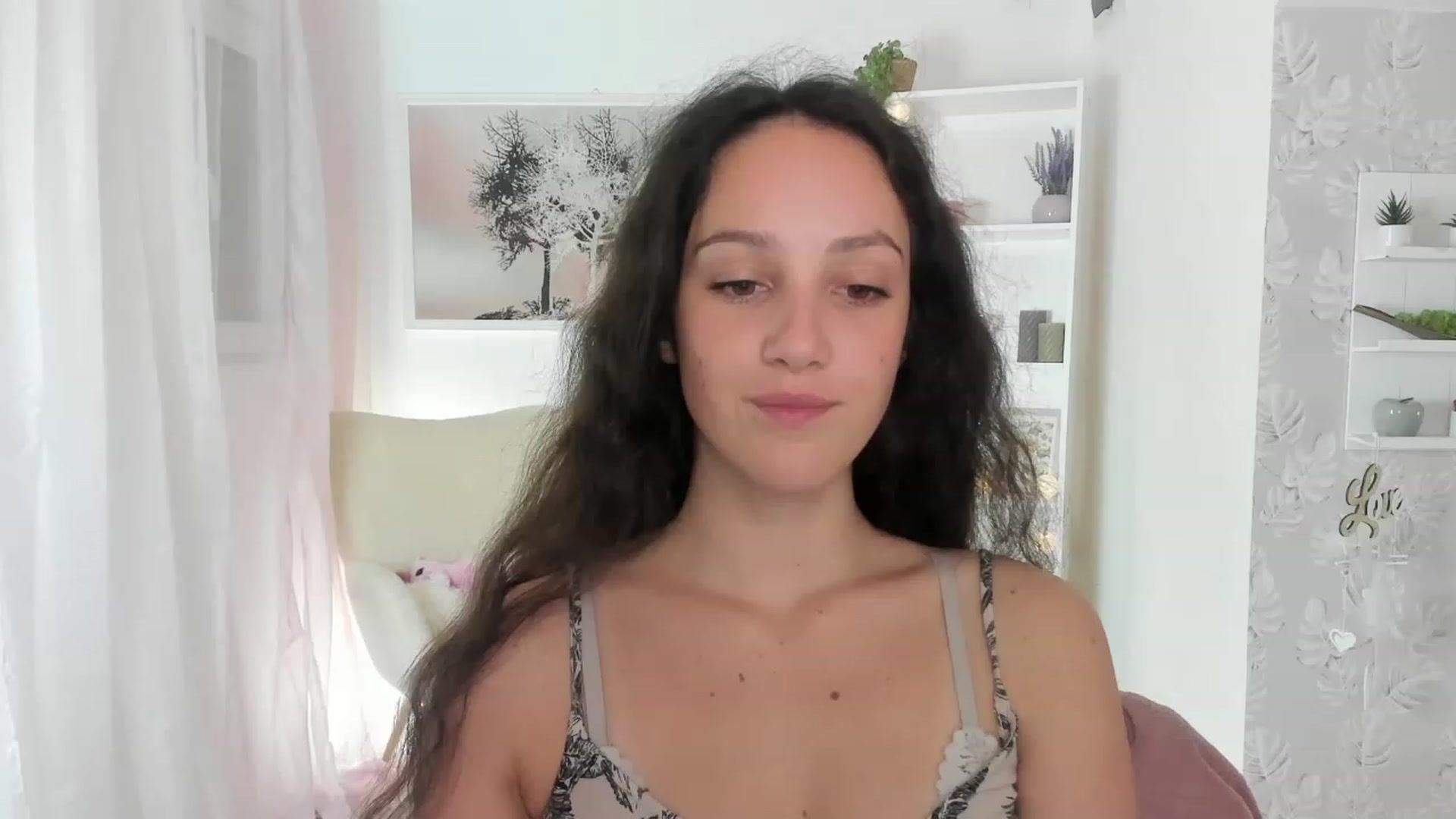 Gallery image thumbnail from Sophie_Rain18's myfreecams stream on, 08/11/2023, 17:06 image 13 of 20