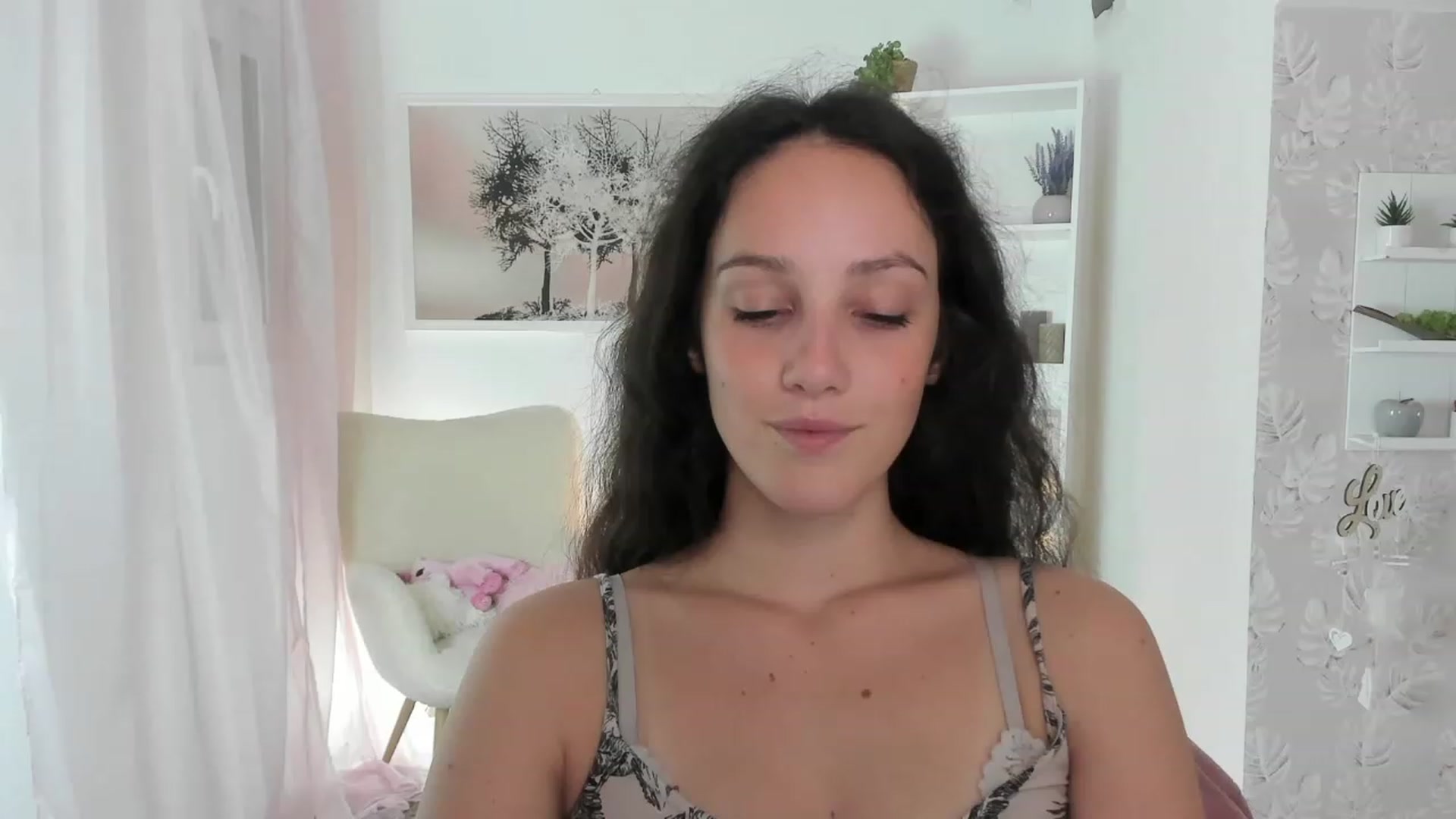 Gallery image thumbnail from Sophie_Rain18's myfreecams stream on, 08/11/2023, 17:06 image 6 of 20