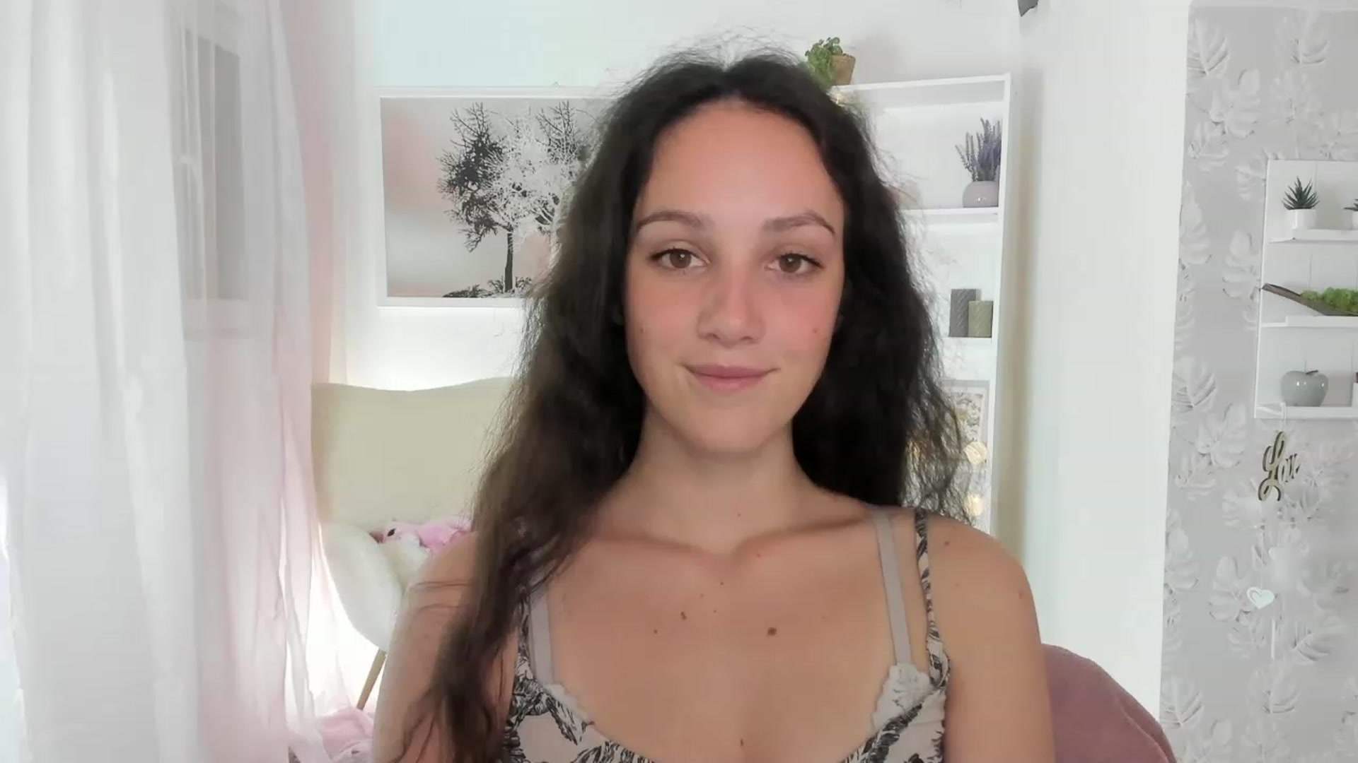 Gallery image thumbnail from Sophie_Rain18's myfreecams stream on, 08/11/2023, 17:06 image 18 of 20