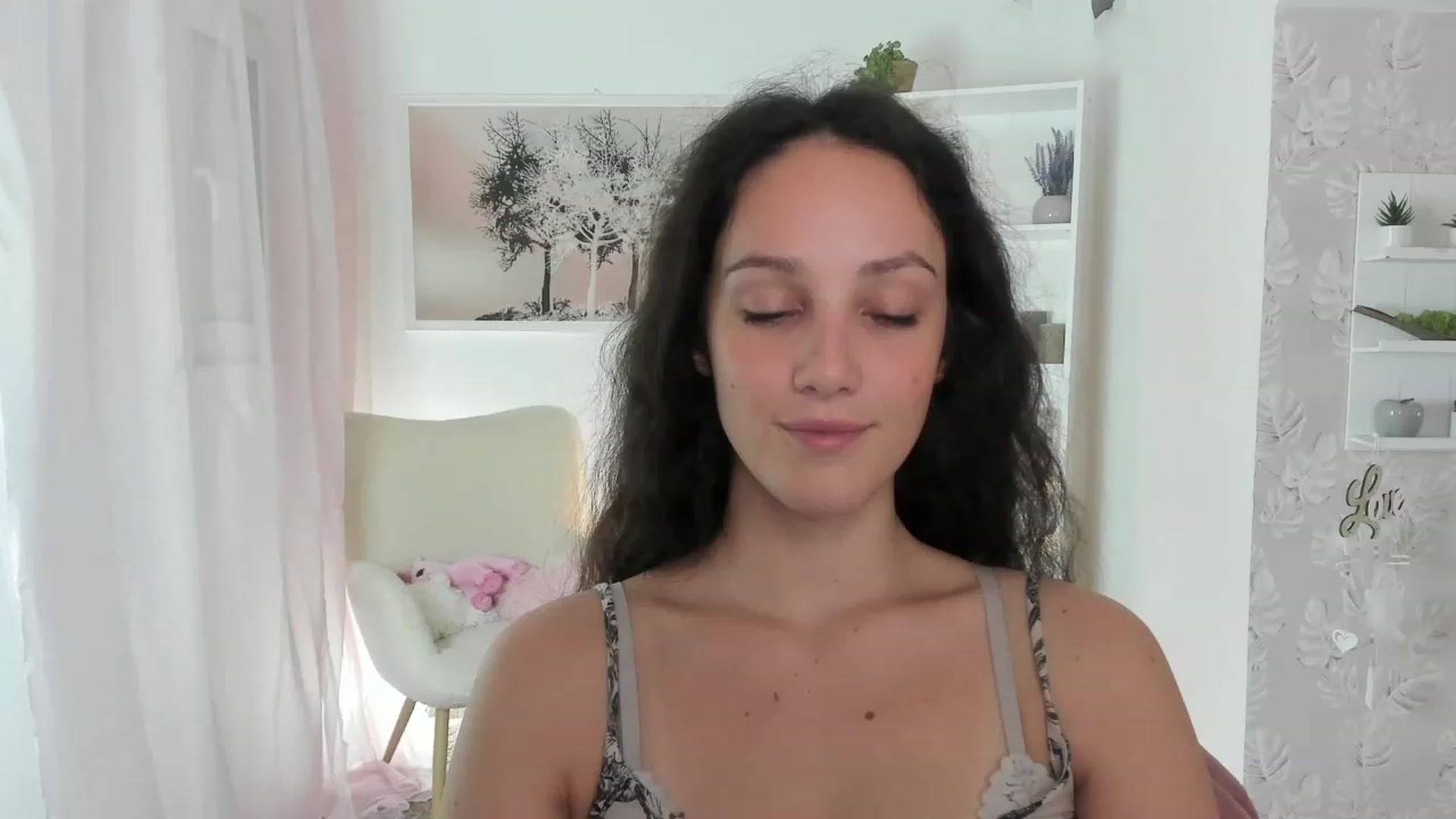 Gallery image thumbnail from Sophie_Rain18's myfreecams stream on, 08/11/2023, 17:06 image 8 of 20