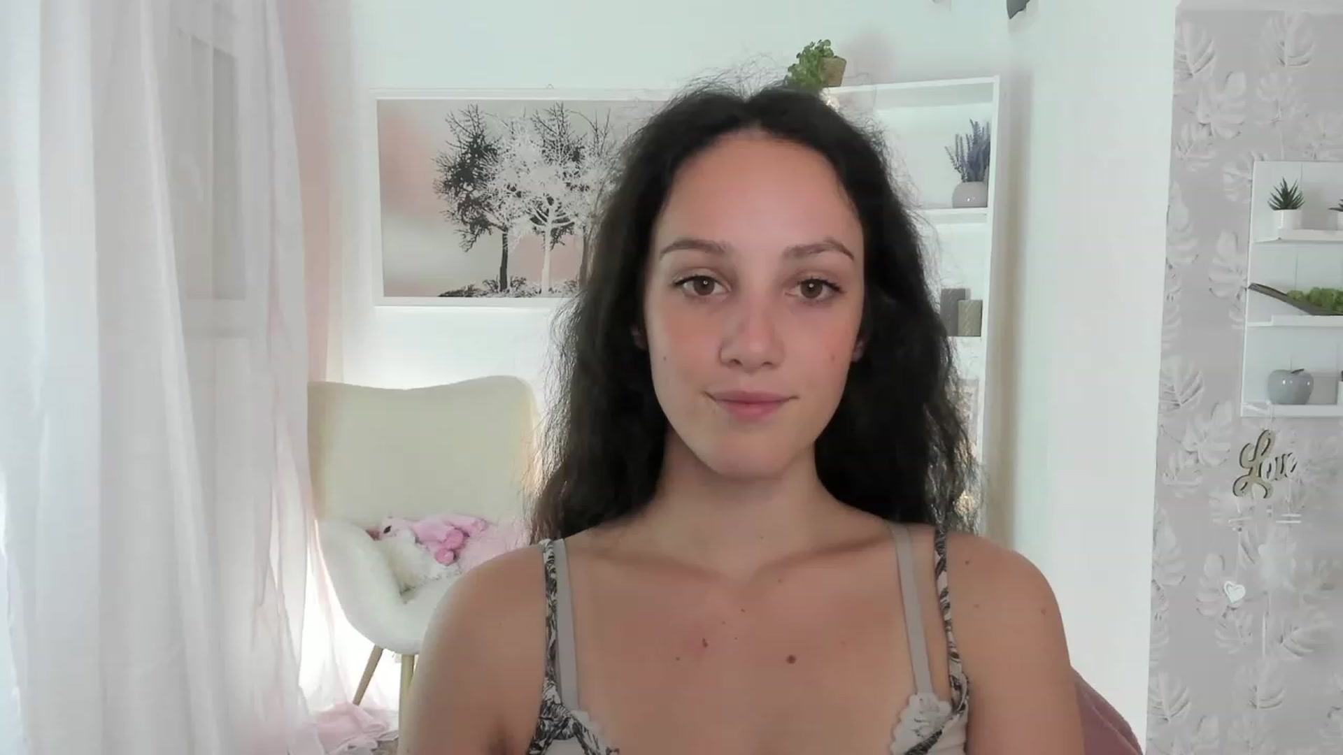 Gallery image thumbnail from Sophie_Rain18's myfreecams stream on, 08/11/2023, 17:06 image 2 of 20