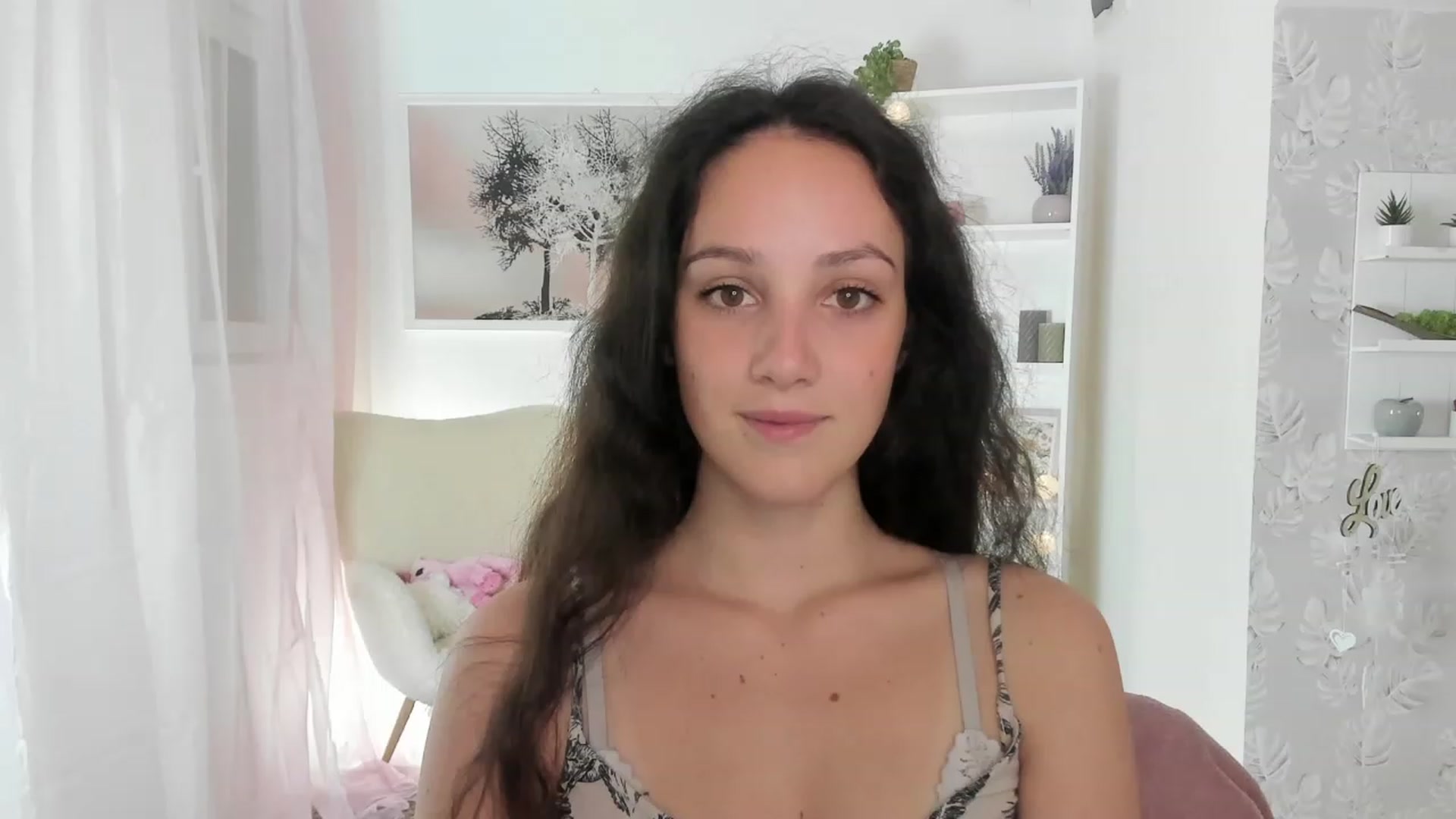 Gallery image thumbnail from Sophie_Rain18's myfreecams stream on, 08/11/2023, 17:06 image 19 of 20