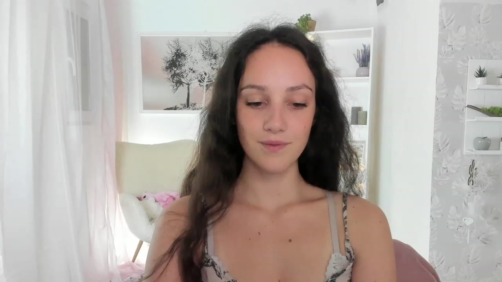 Gallery image thumbnail from Sophie_Rain18's myfreecams stream on, 08/11/2023, 17:06 image 16 of 20
