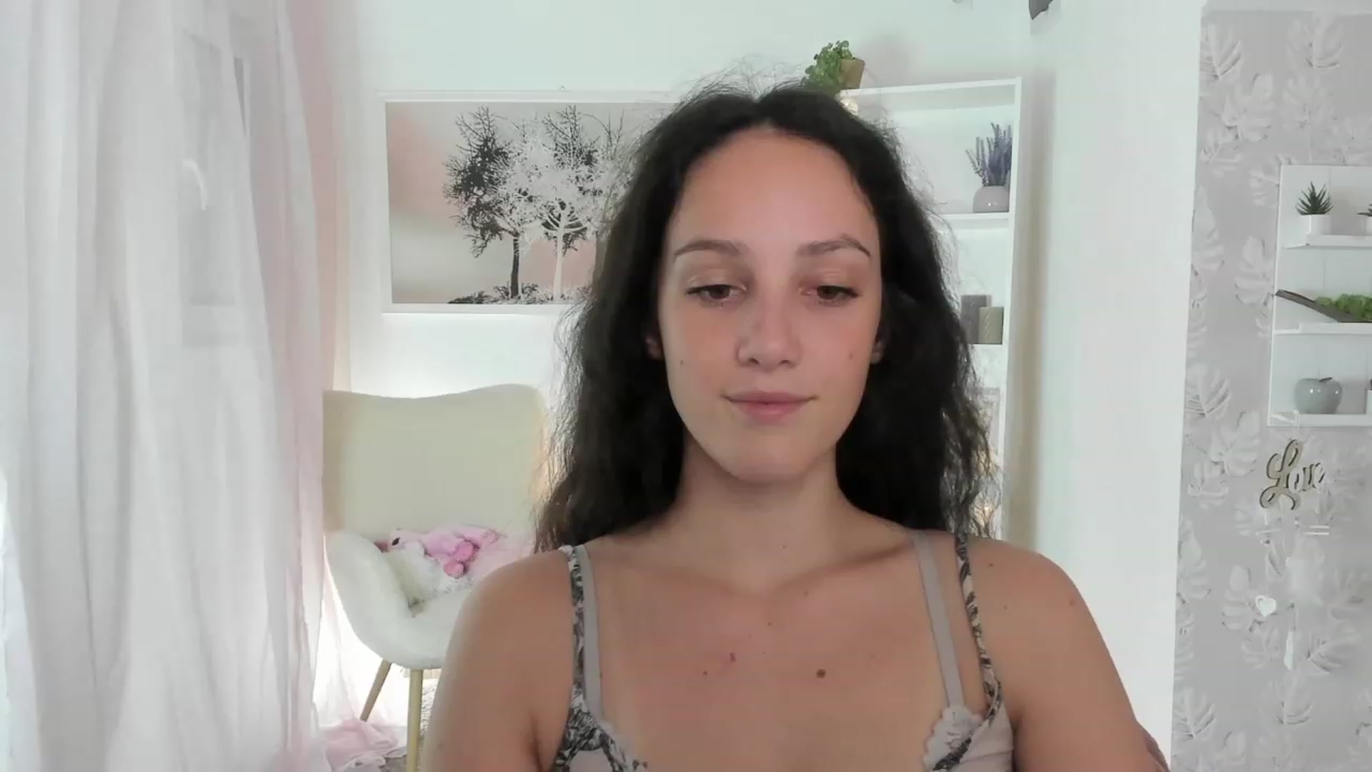 Gallery image thumbnail from Sophie_Rain18's myfreecams stream on, 08/11/2023, 17:06 image 3 of 20