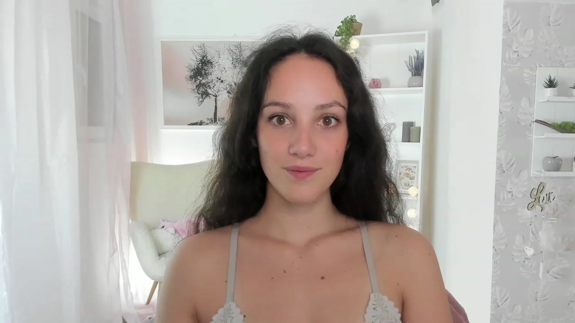 Gallery image thumbnail from Sophie_Rain18's myfreecams stream on, 08/11/2023, 18:16 image 1 of 20