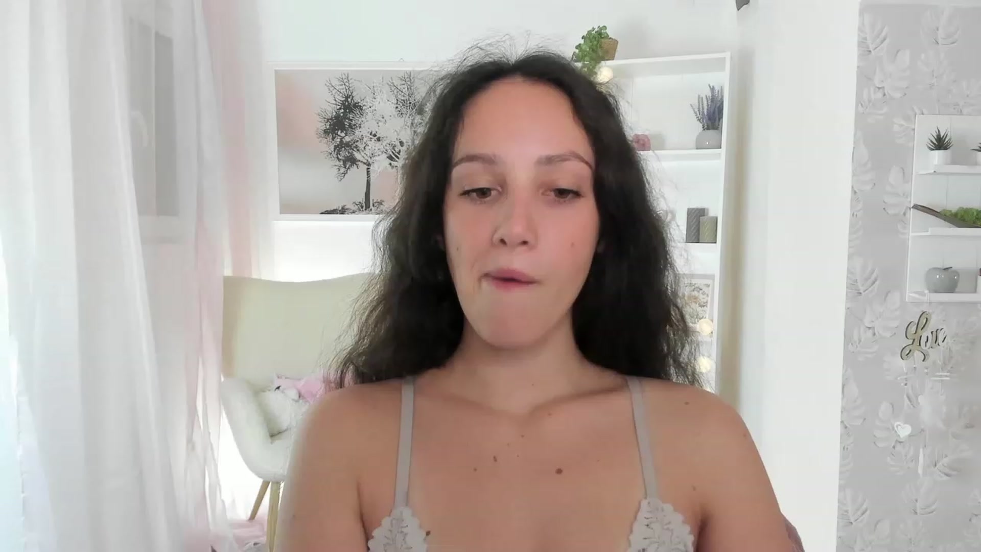 Gallery image thumbnail from Sophie_Rain18's myfreecams stream on, 08/11/2023, 18:16 image 4 of 20