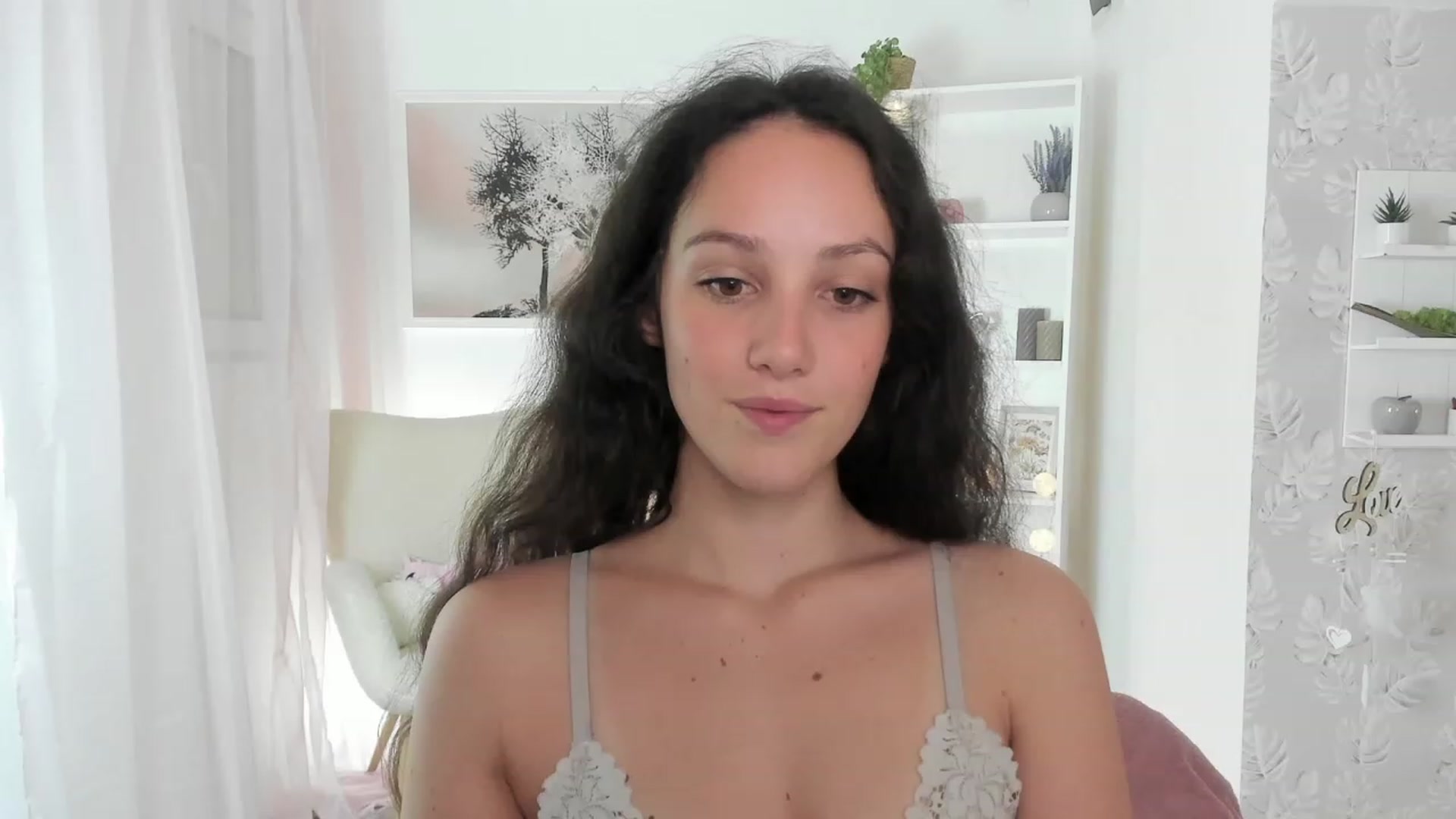 Gallery image thumbnail from Sophie_Rain18's myfreecams stream on, 08/11/2023, 18:16 image 12 of 20
