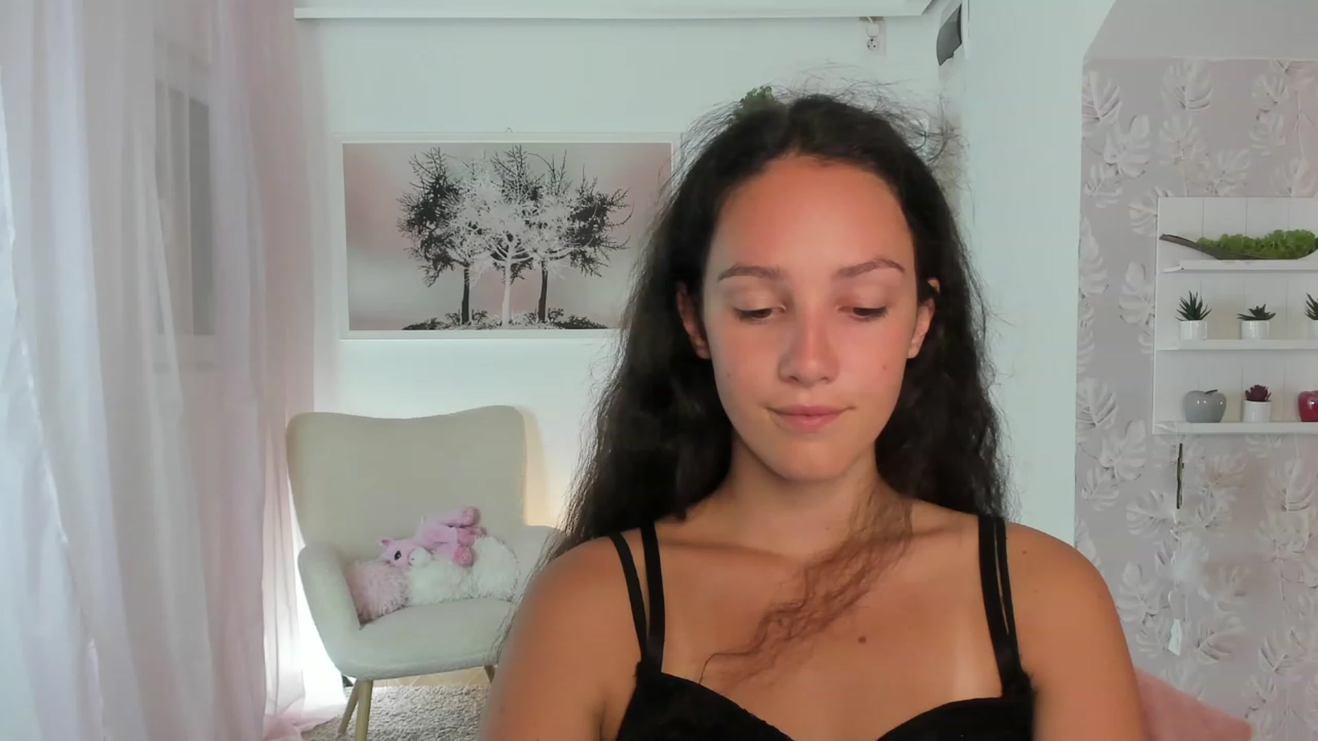 Gallery image thumbnail from Sophie_Rain18's myfreecams stream on, 08/29/2023, 14:17 image 9 of 20