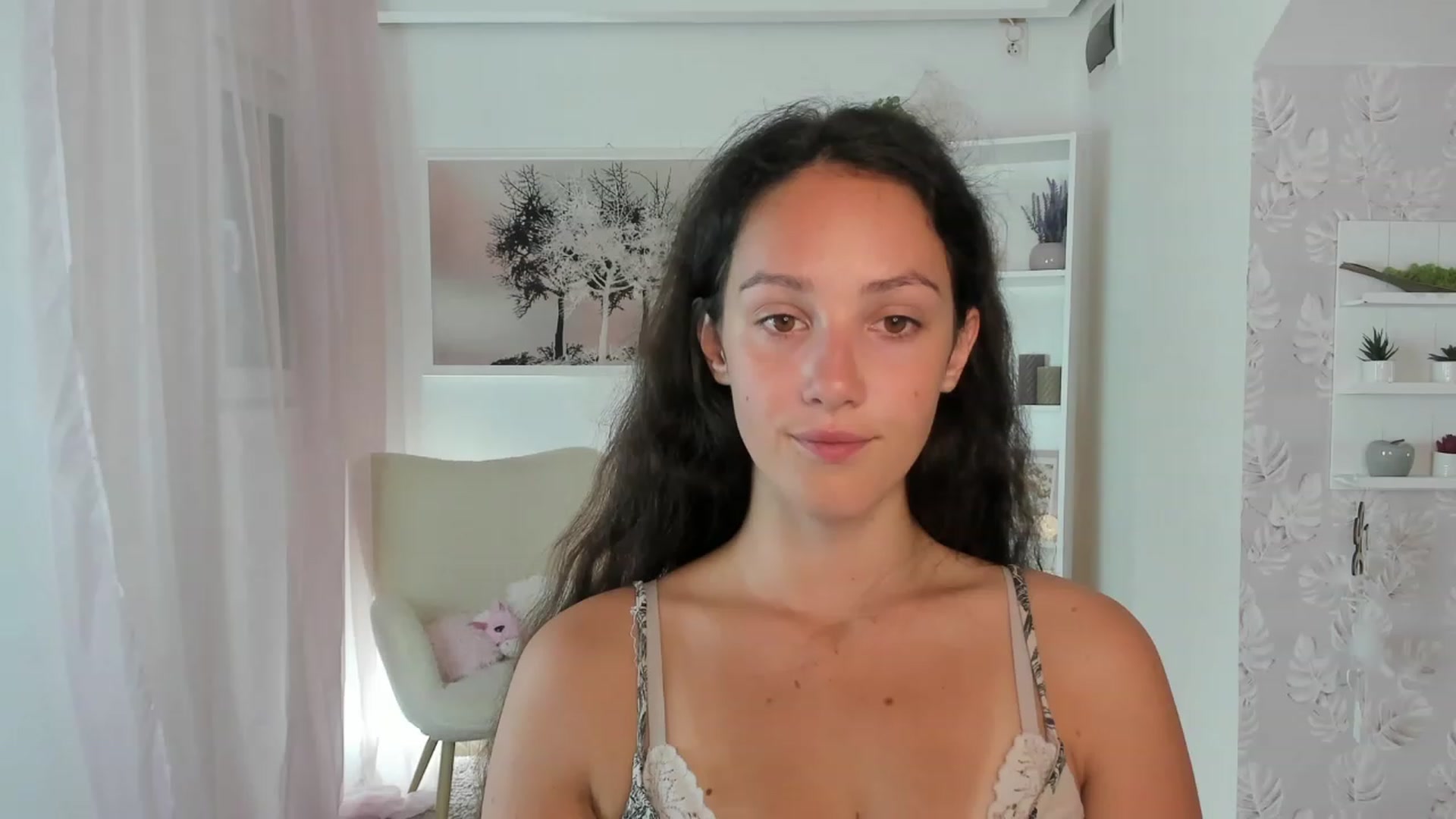Gallery image thumbnail from Sophie_Rain18's myfreecams stream on, 08/30/2023, 14:32 image 14 of 20