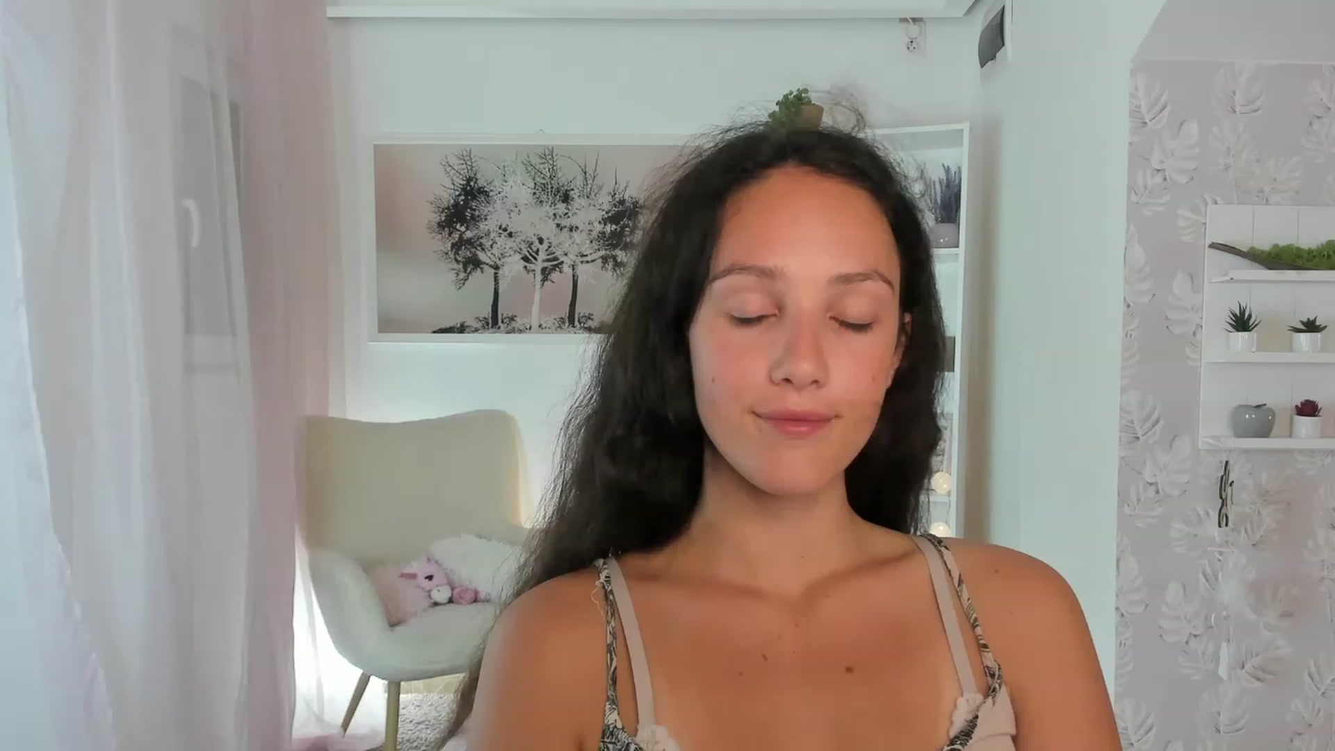 Gallery image thumbnail from Sophie_Rain18's myfreecams stream on, 08/30/2023, 16:59 image 17 of 20