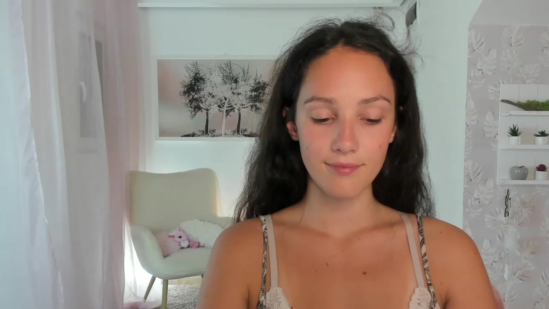 Gallery image thumbnail from Sophie_Rain18's myfreecams stream on, 08/30/2023, 16:59 image 7 of 20