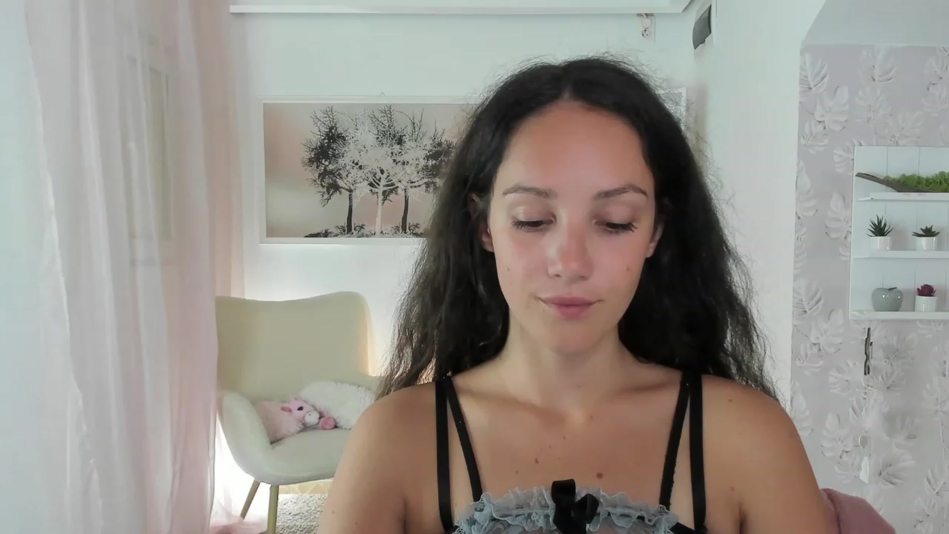 Gallery image thumbnail from Sophie_Rain18's myfreecams stream on, 08/31/2023, 13:56 image 15 of 20