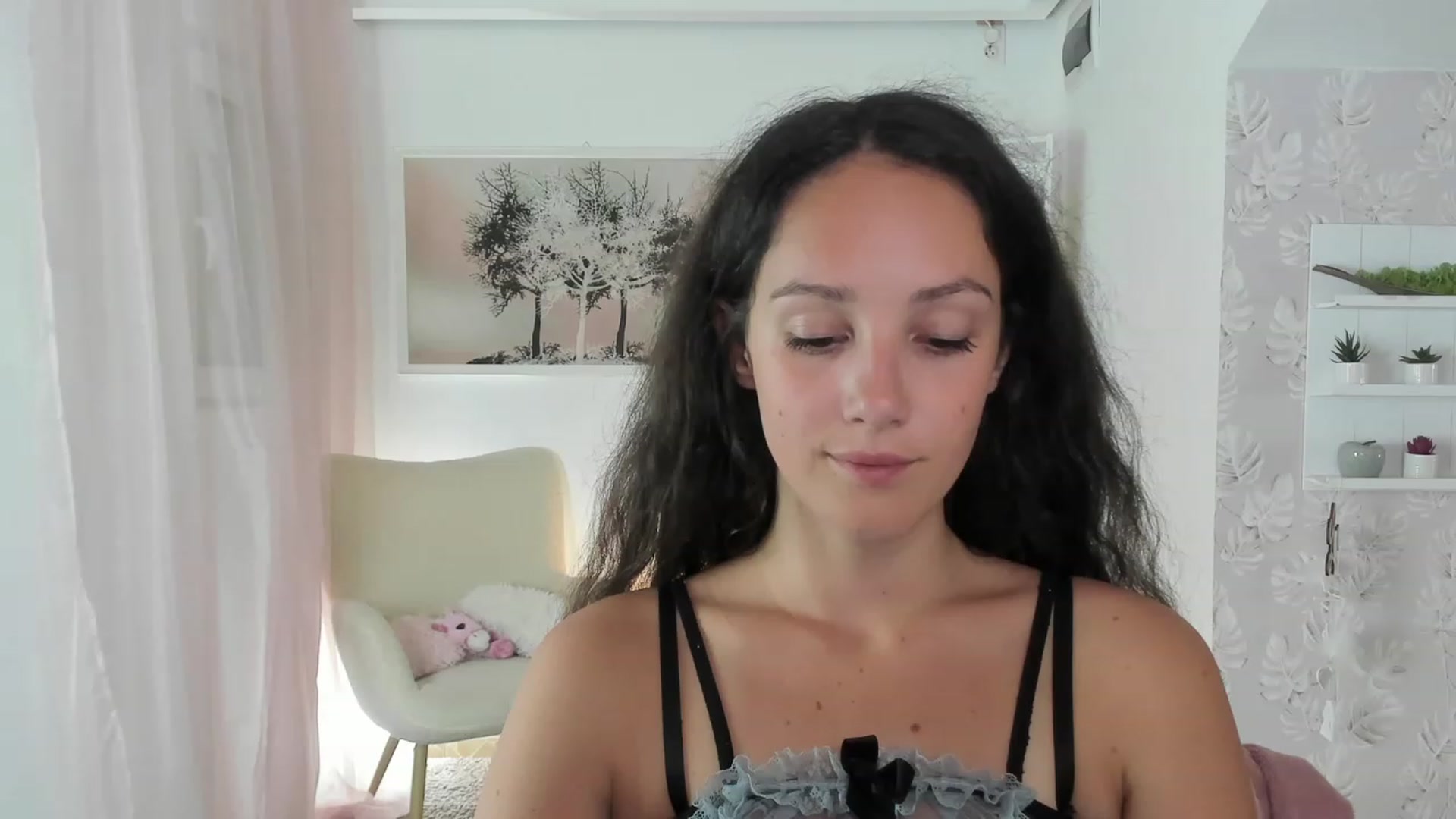 Gallery image thumbnail from Sophie_Rain18's myfreecams stream on, 08/31/2023, 13:56 image 17 of 20