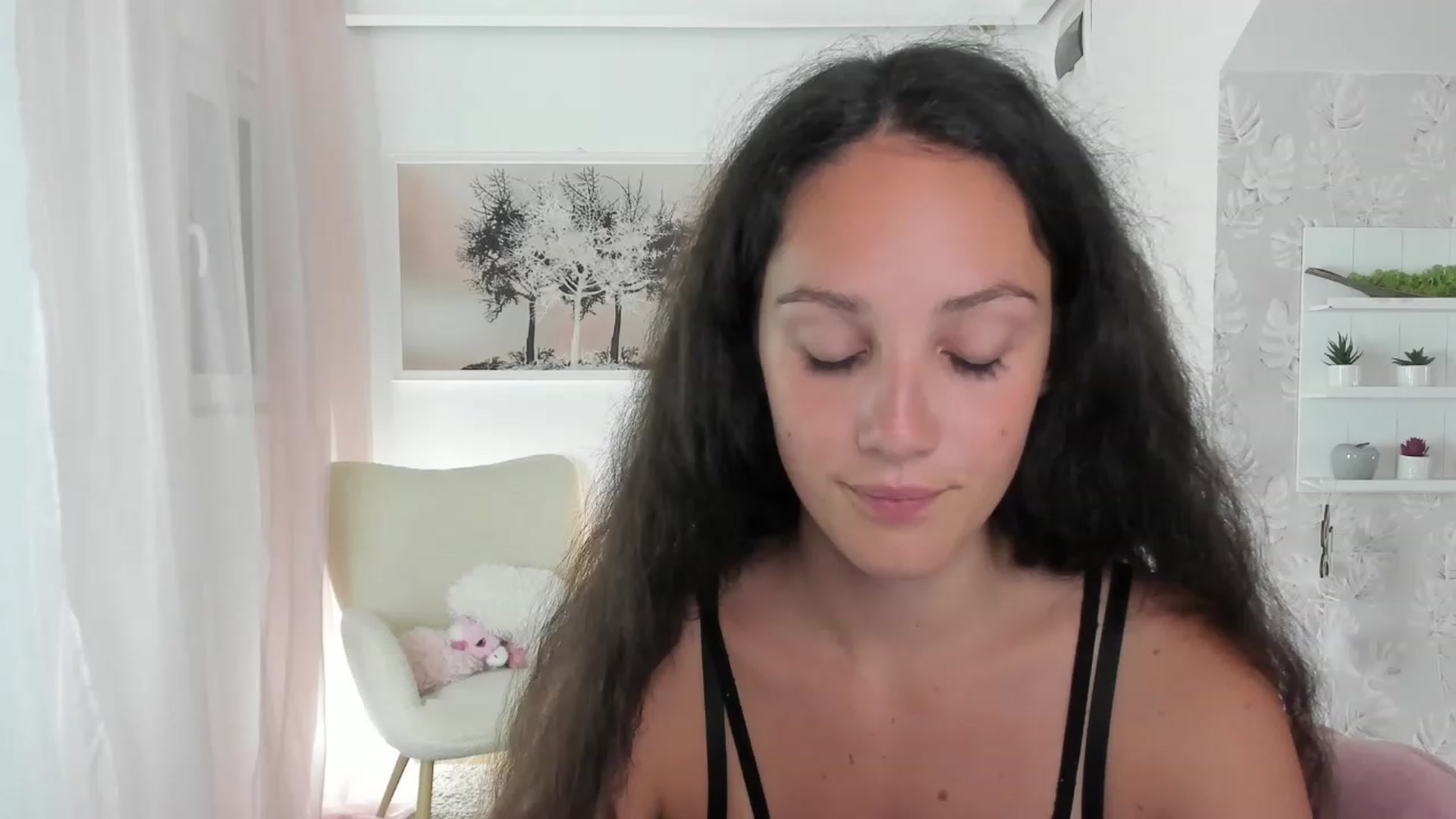 Gallery image thumbnail from Sophie_Rain18's myfreecams stream on, 08/31/2023, 17:52 image 20 of 20