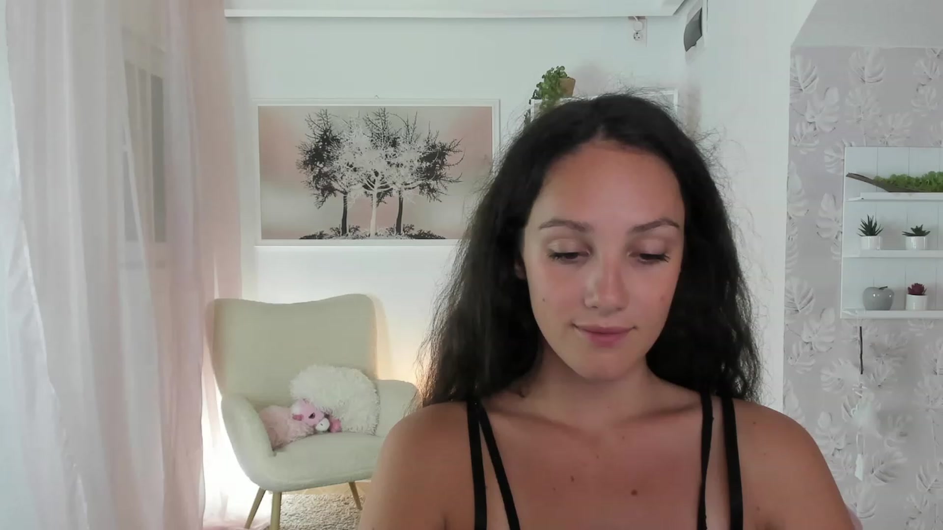Gallery image thumbnail from Sophie_Rain18's myfreecams stream on, 08/31/2023, 17:52 image 7 of 20