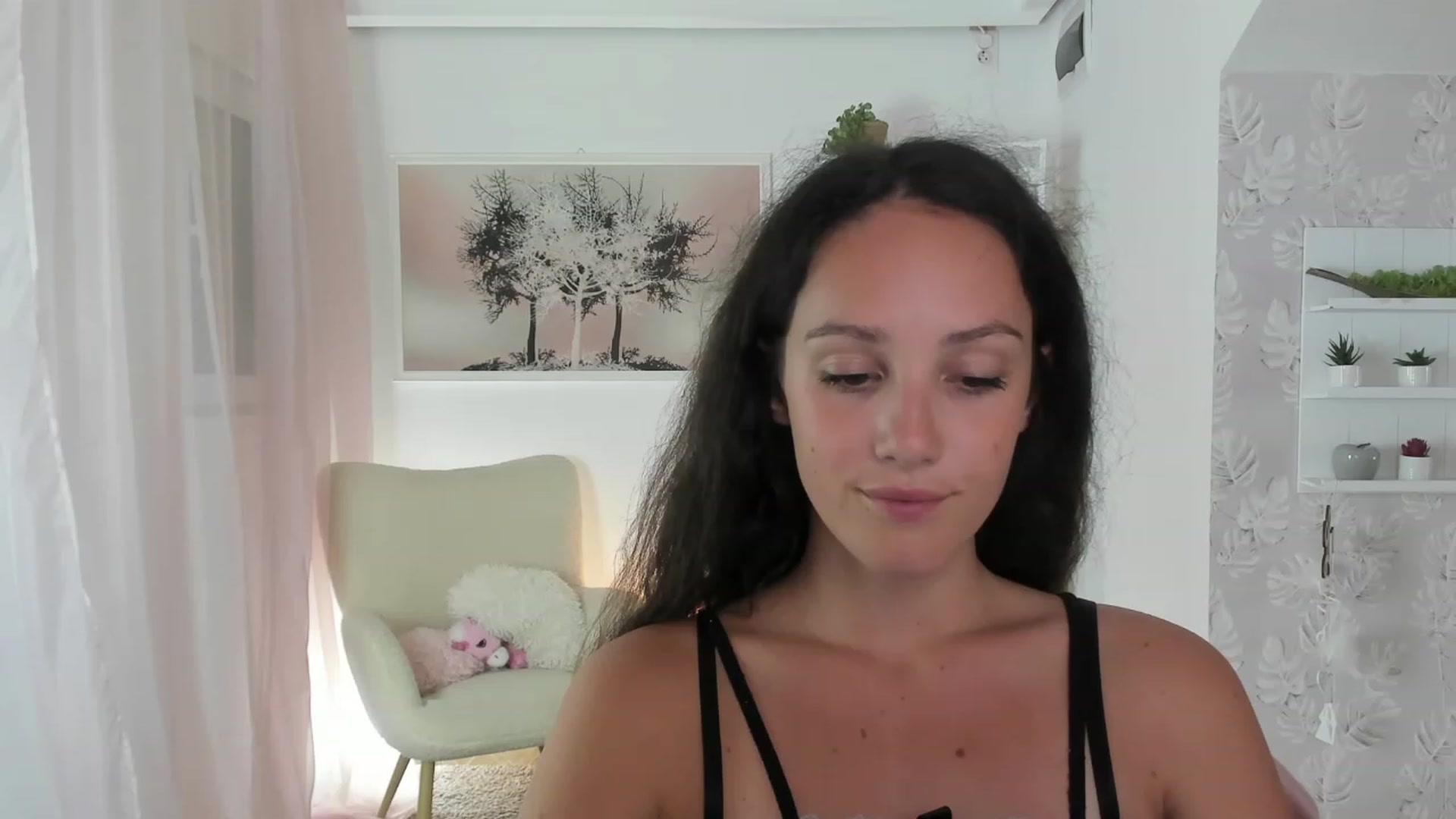 Gallery image thumbnail from Sophie_Rain18's myfreecams stream on, 08/31/2023, 17:52 image 2 of 20