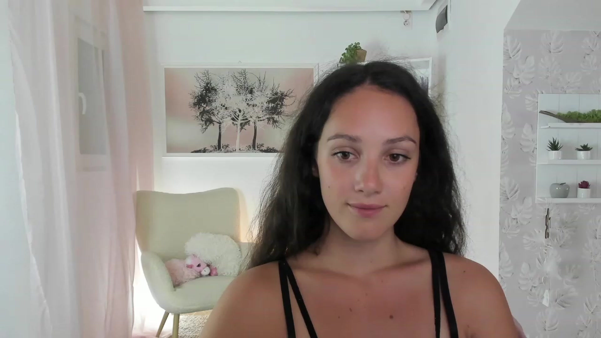 Gallery image thumbnail from Sophie_Rain18's myfreecams stream on, 08/31/2023, 17:52 image 9 of 20