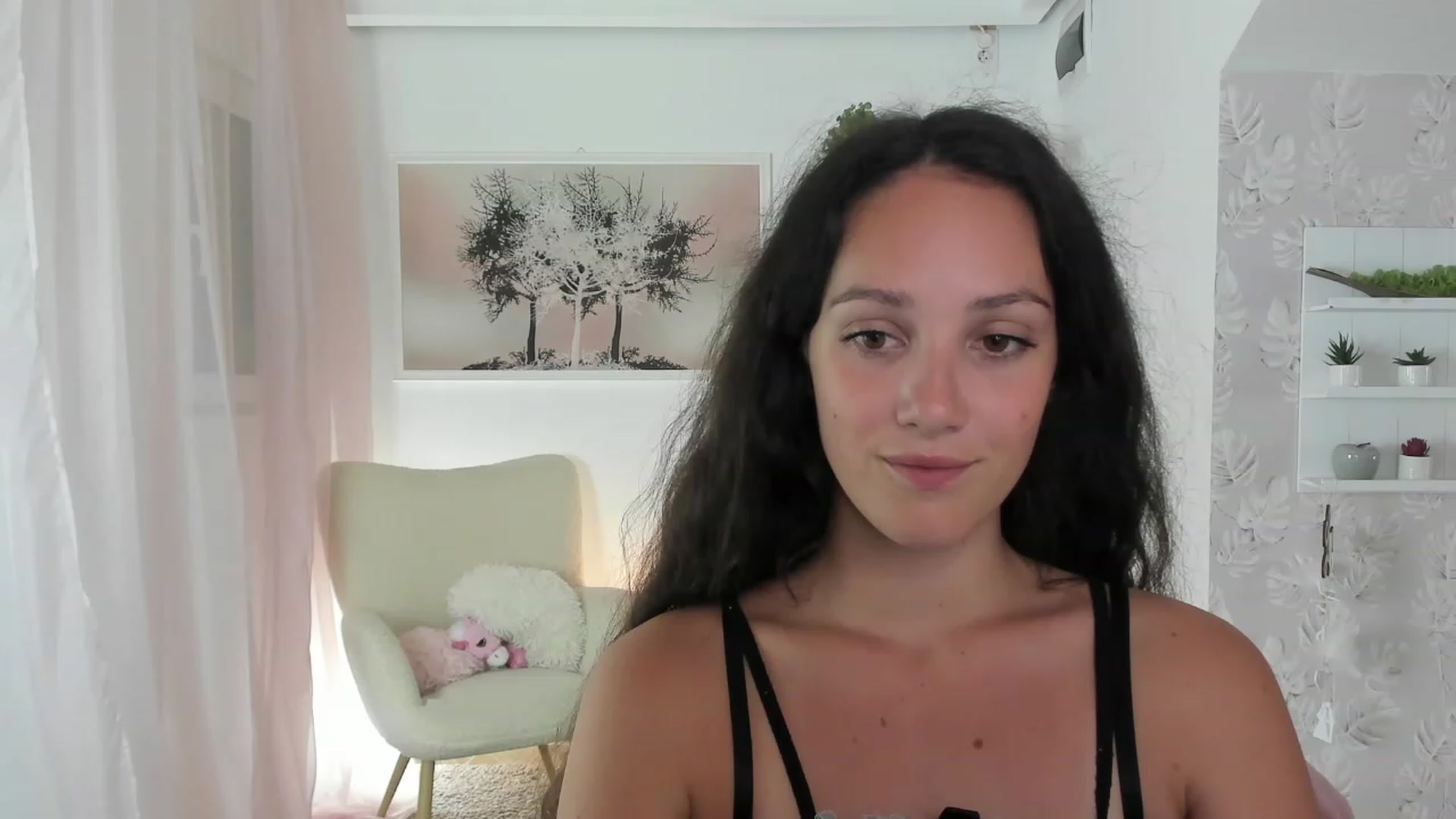Gallery image thumbnail from Sophie_Rain18's myfreecams stream on, 08/31/2023, 17:52 image 13 of 20
