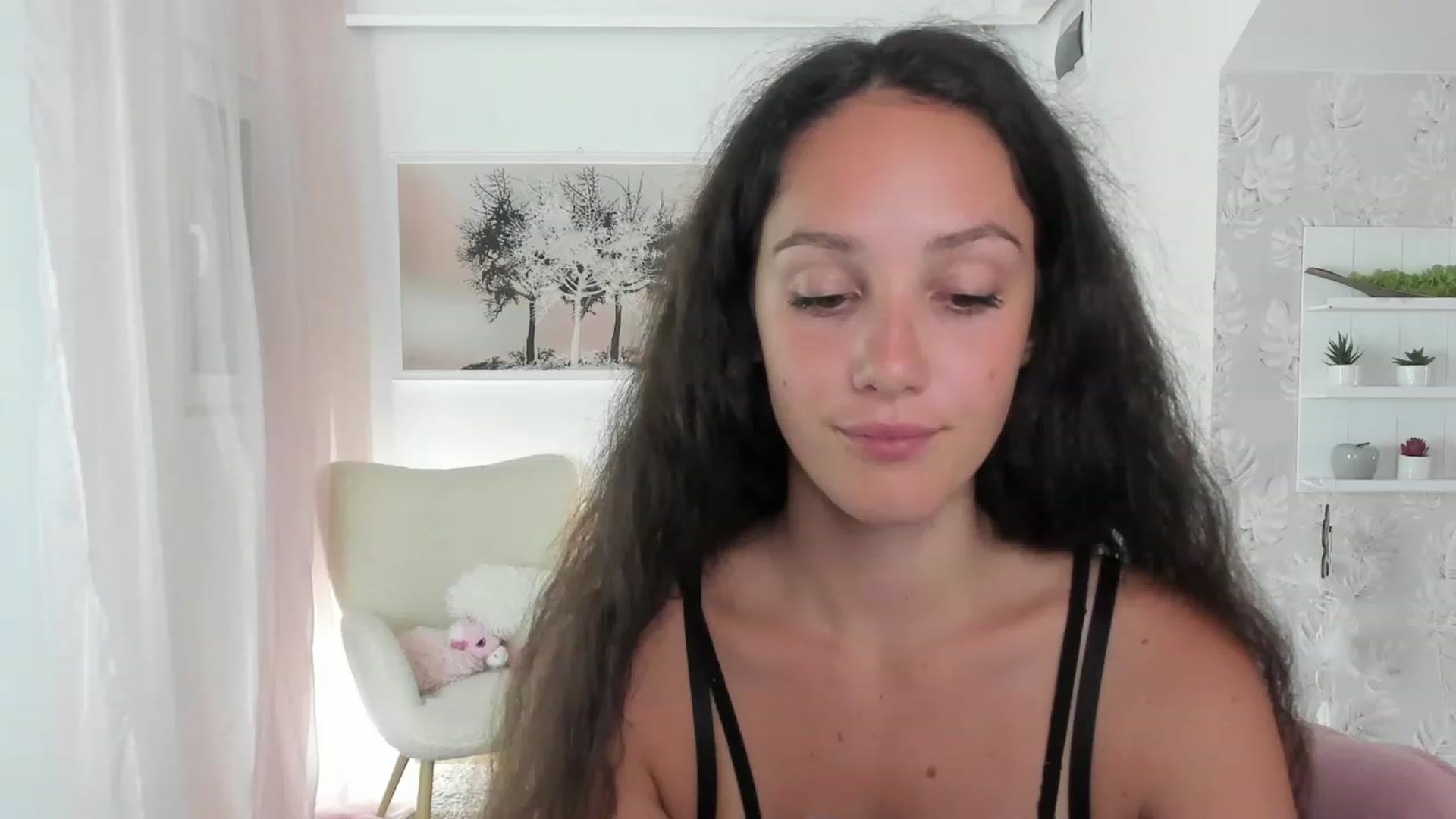 Gallery image thumbnail from Sophie_Rain18's myfreecams stream on, 08/31/2023, 17:52 image 19 of 20