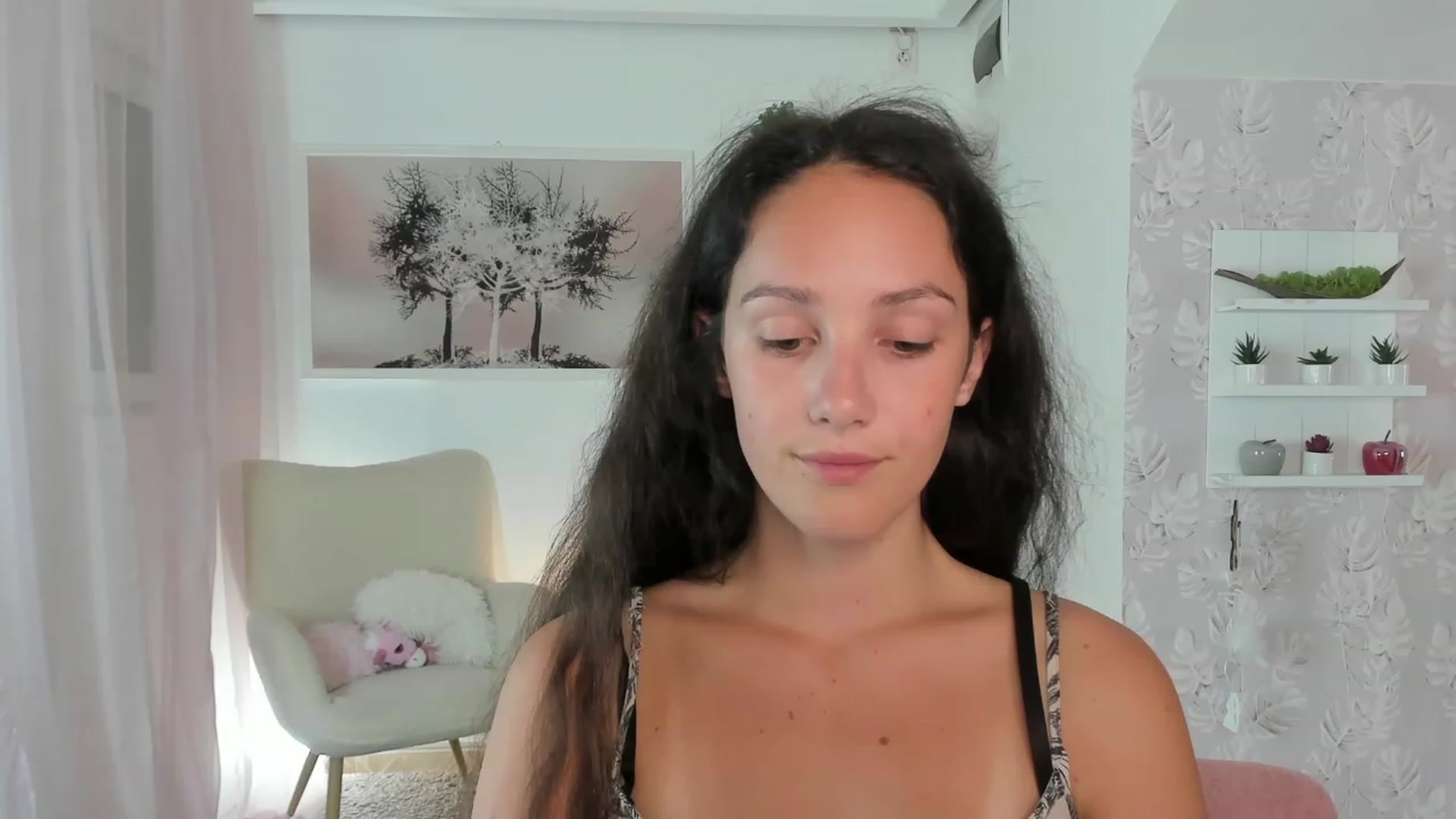 Gallery image thumbnail from Sophie_Rain18's myfreecams stream on, 09/01/2023, 17:22 image 13 of 20