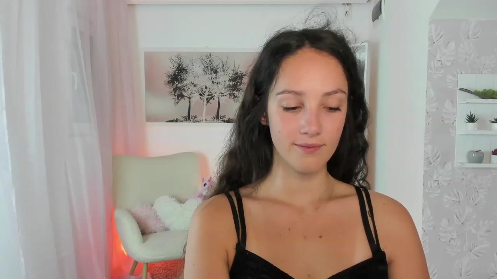 Gallery image thumbnail from Sophie_Rain18's myfreecams stream on, 09/05/2023, 13:44 image 4 of 20