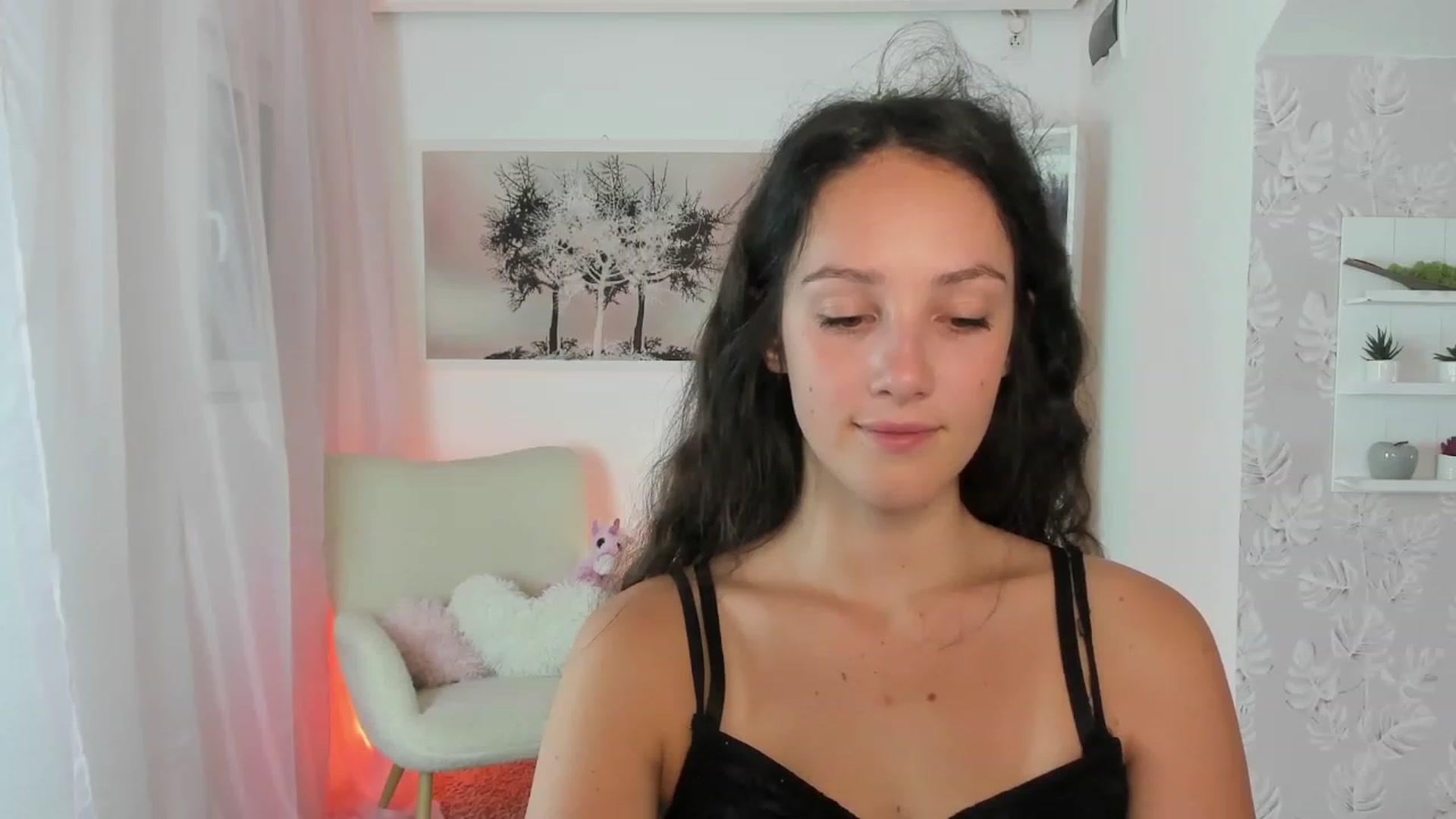 Gallery image thumbnail from Sophie_Rain18's myfreecams stream on, 09/05/2023, 13:44 image 6 of 20