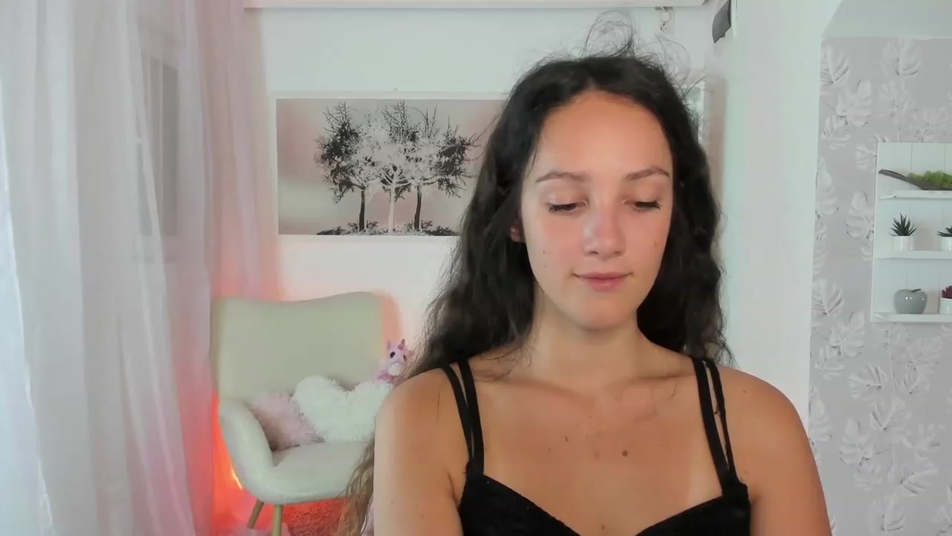 Gallery image thumbnail from Sophie_Rain18's myfreecams stream on, 09/05/2023, 13:44 image 9 of 20