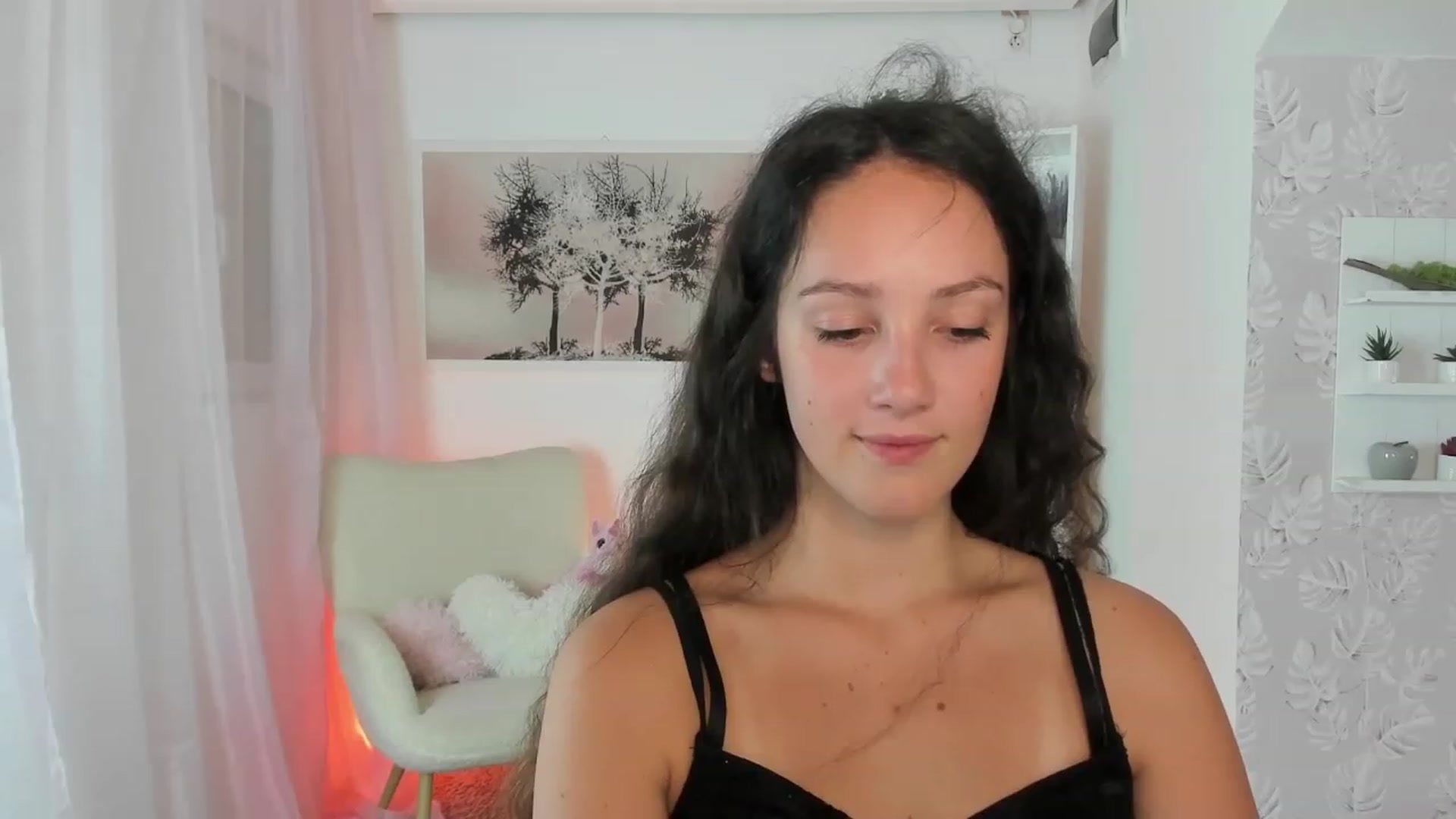 Gallery image thumbnail from Sophie_Rain18's myfreecams stream on, 09/05/2023, 13:44 image 14 of 20