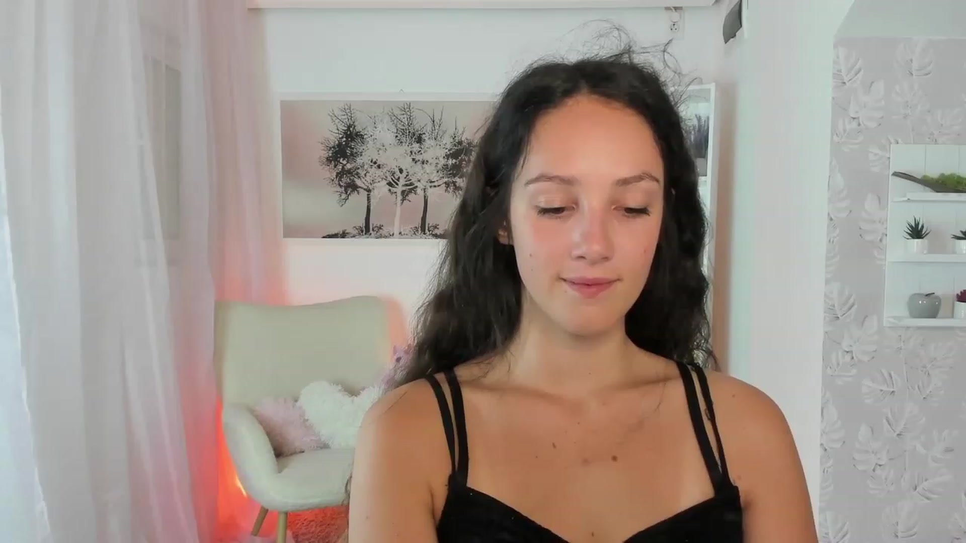 Gallery image thumbnail from Sophie_Rain18's myfreecams stream on, 09/05/2023, 13:44 image 3 of 20