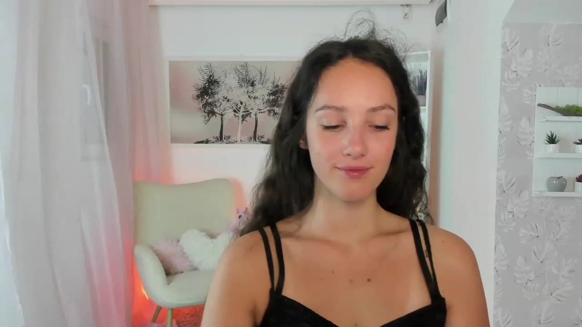 Gallery image thumbnail from Sophie_Rain18's myfreecams stream on, 09/05/2023, 13:44 image 10 of 20
