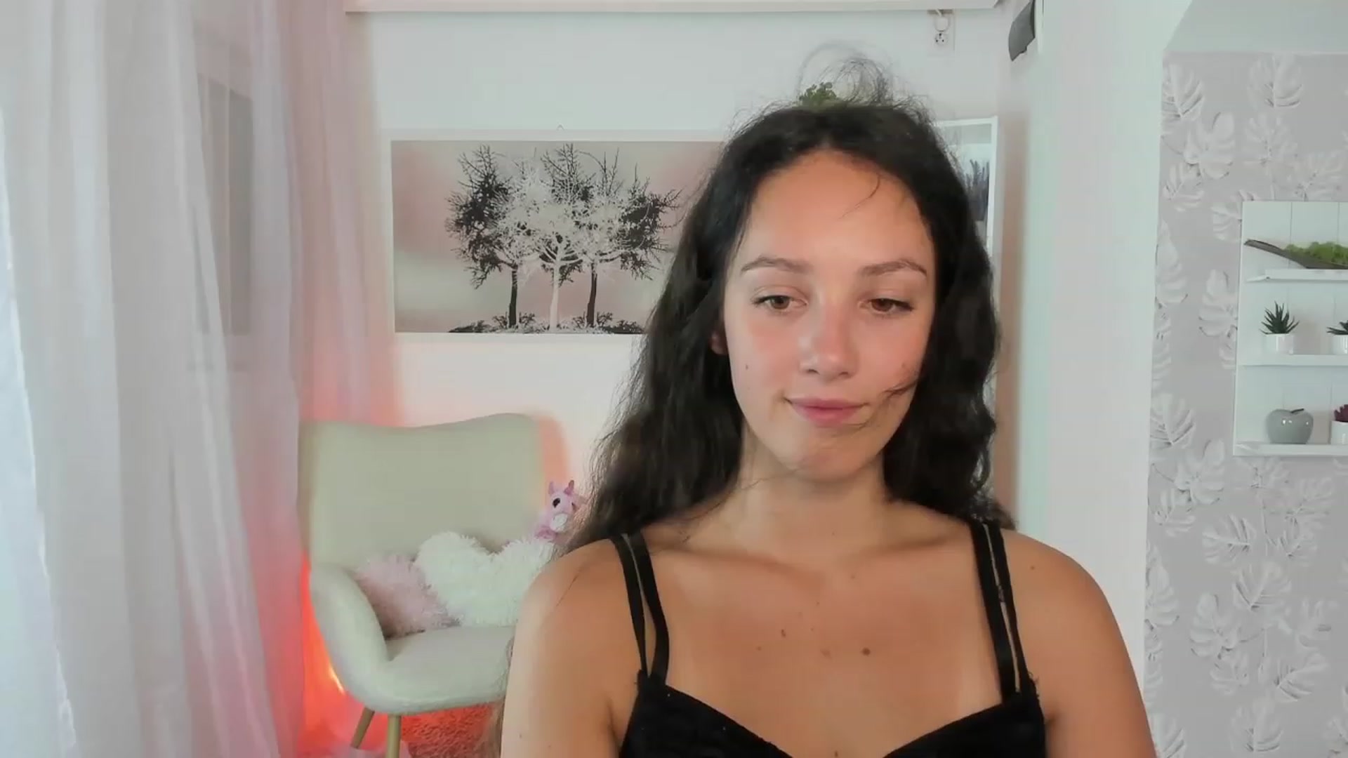 Gallery image thumbnail from Sophie_Rain18's myfreecams stream on, 09/05/2023, 13:44 image 15 of 20