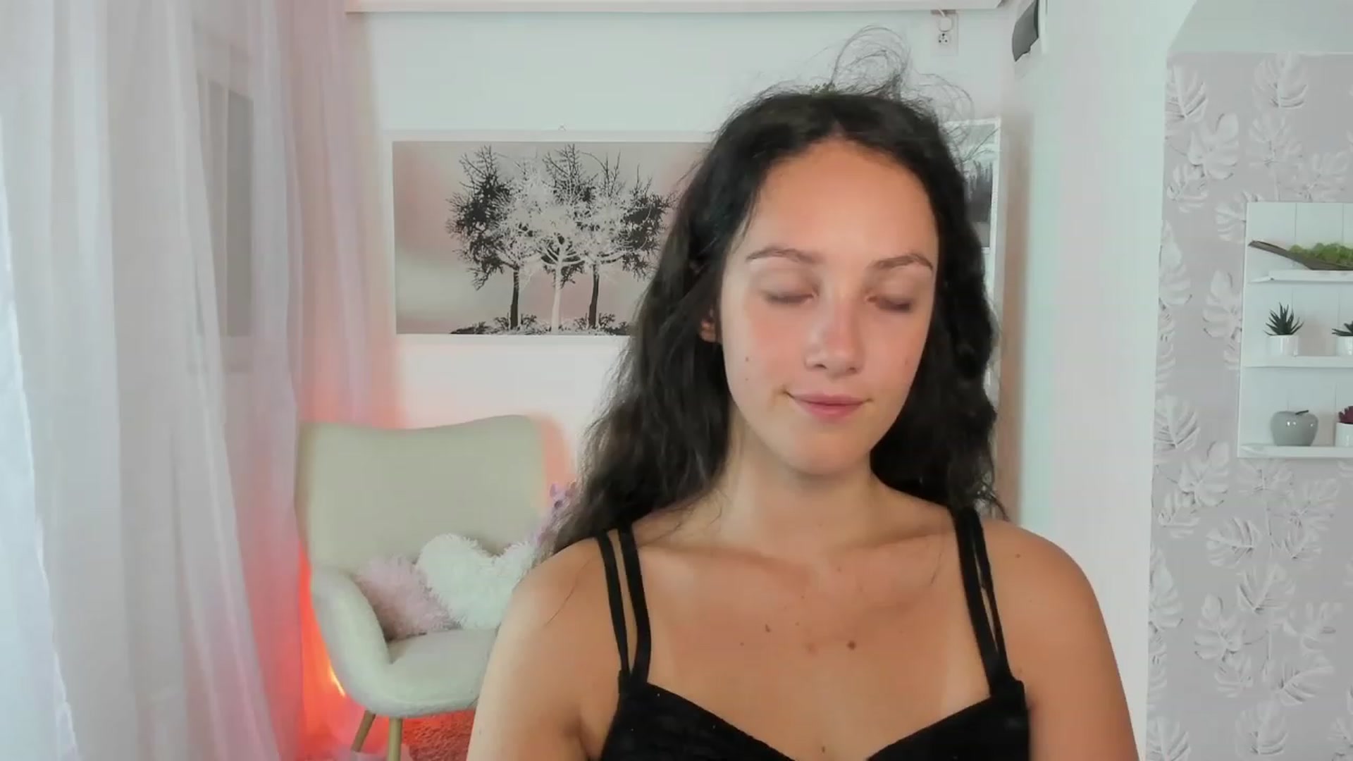Gallery image thumbnail from Sophie_Rain18's myfreecams stream on, 09/05/2023, 13:44 image 7 of 20