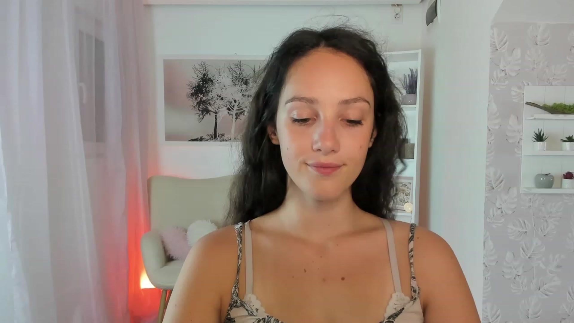 Gallery image thumbnail from Sophie_Rain18's myfreecams stream on, 09/06/2023, 14:04 image 6 of 20