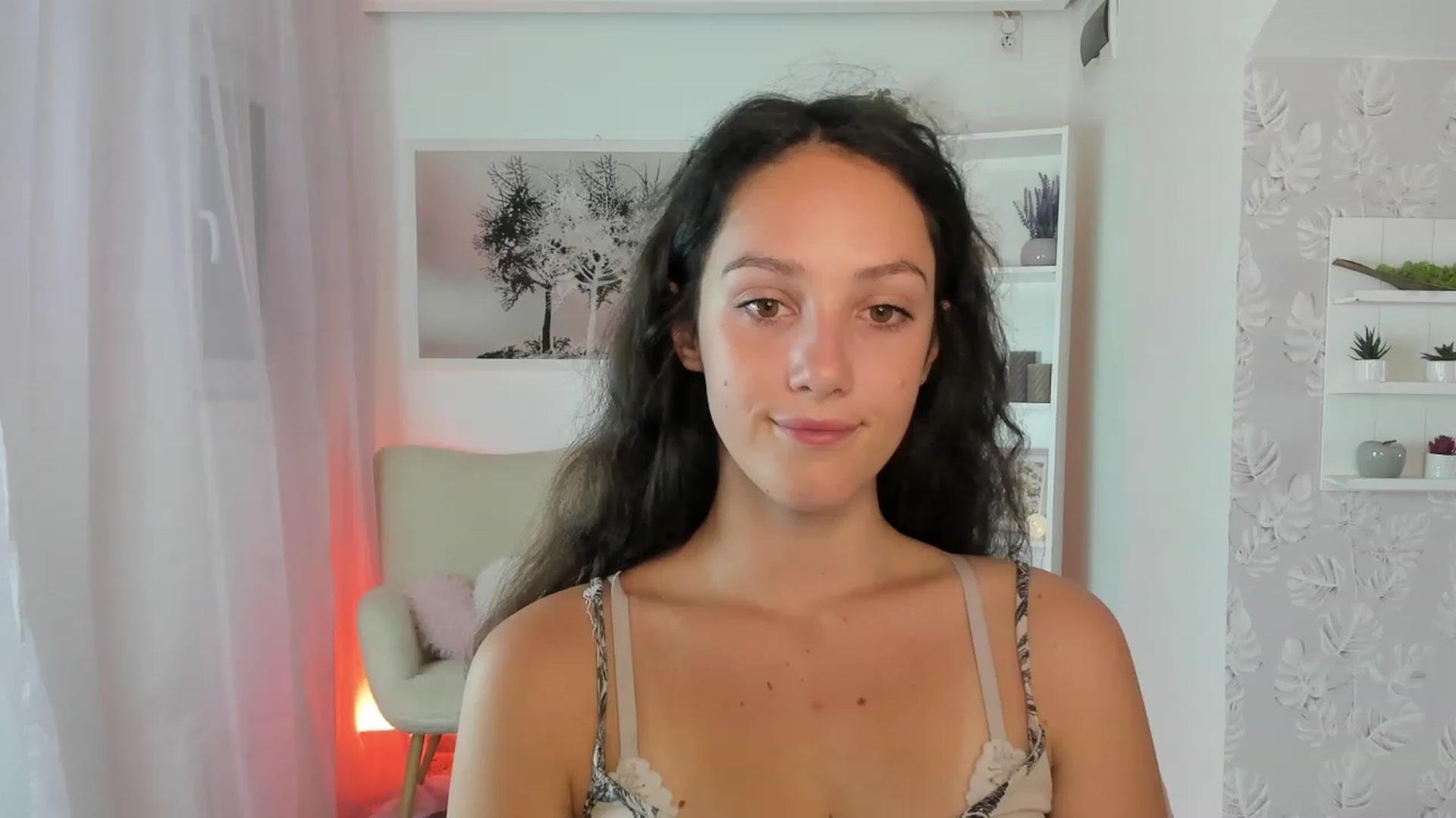 Gallery image thumbnail from Sophie_Rain18's myfreecams stream on, 09/06/2023, 14:04 image 9 of 20