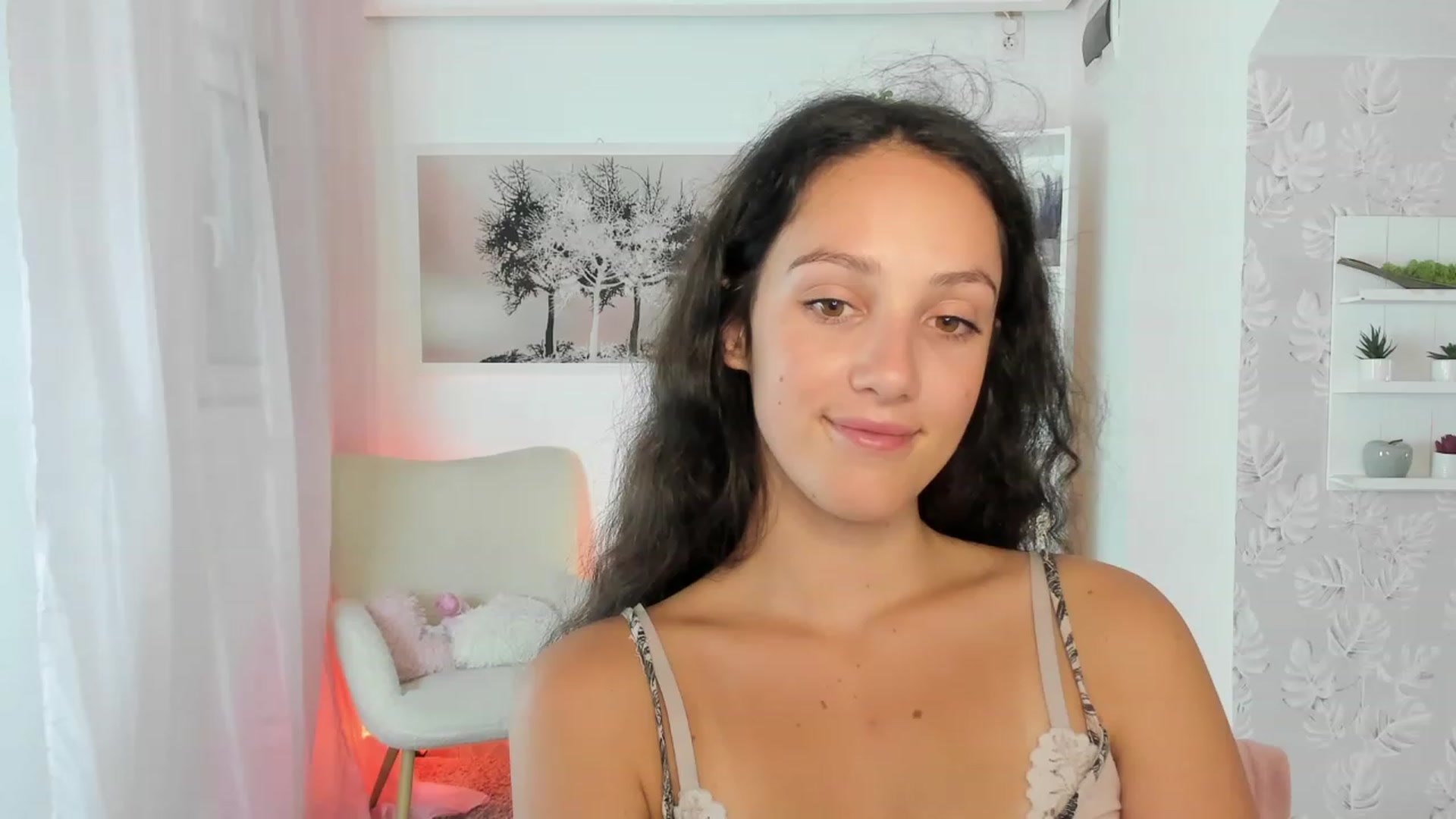 Gallery image thumbnail from Sophie_Rain18's myfreecams stream on, 09/06/2023, 17:36 image 14 of 20