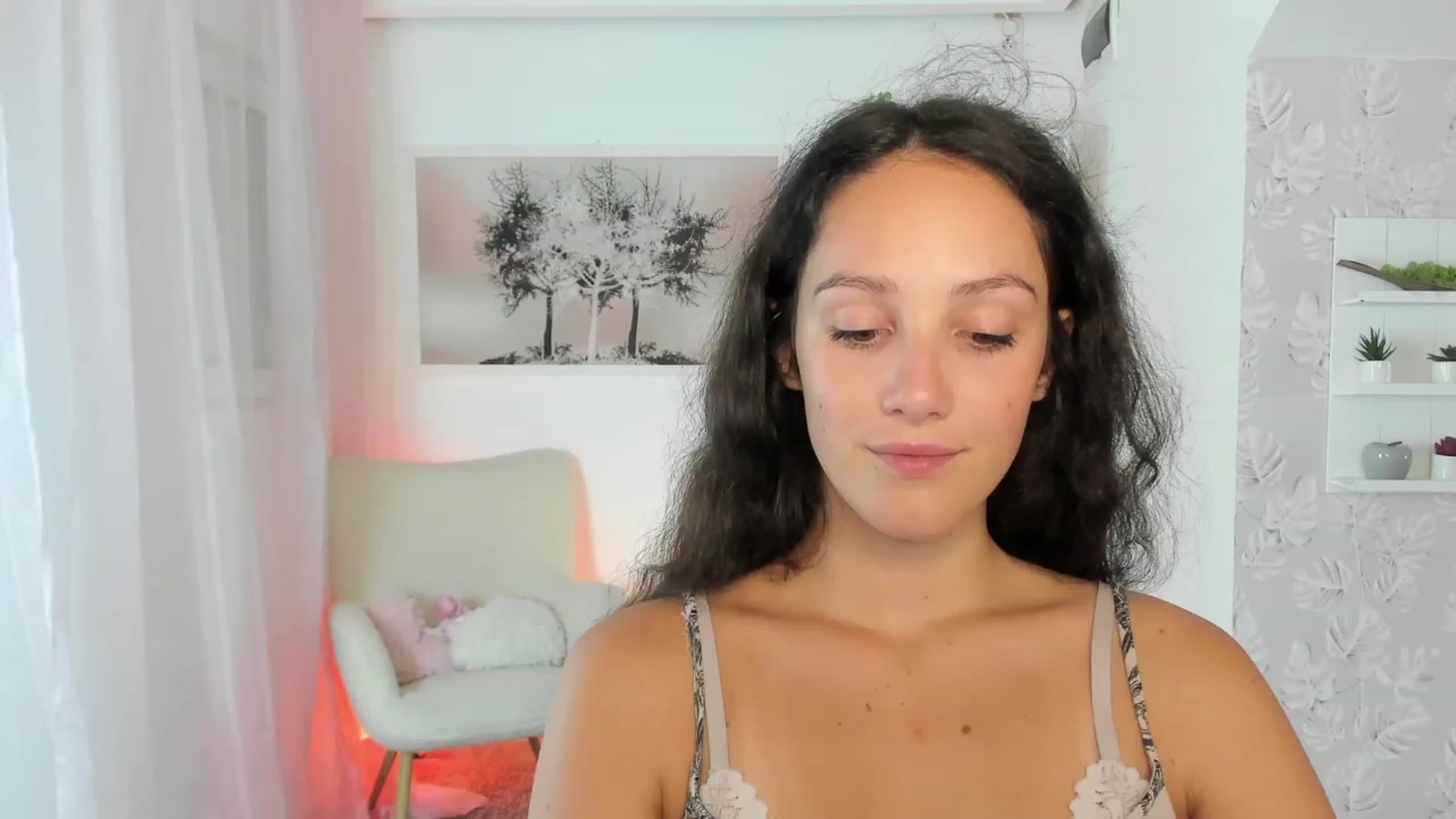 Gallery image thumbnail from Sophie_Rain18's myfreecams stream on, 09/06/2023, 17:36 image 16 of 20