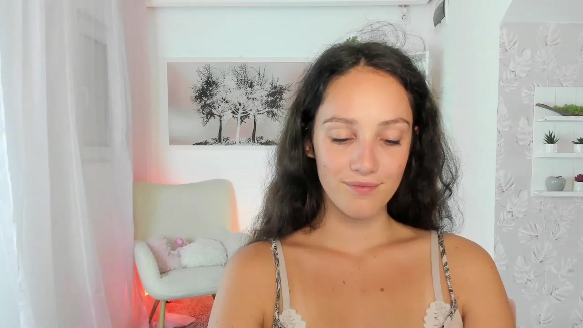 Gallery image thumbnail from Sophie_Rain18's myfreecams stream on, 09/06/2023, 17:36 image 18 of 20