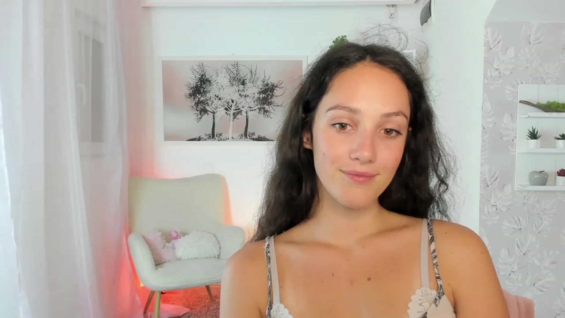 Gallery image thumbnail from Sophie_Rain18's myfreecams stream on, 09/06/2023, 17:36 image 15 of 20