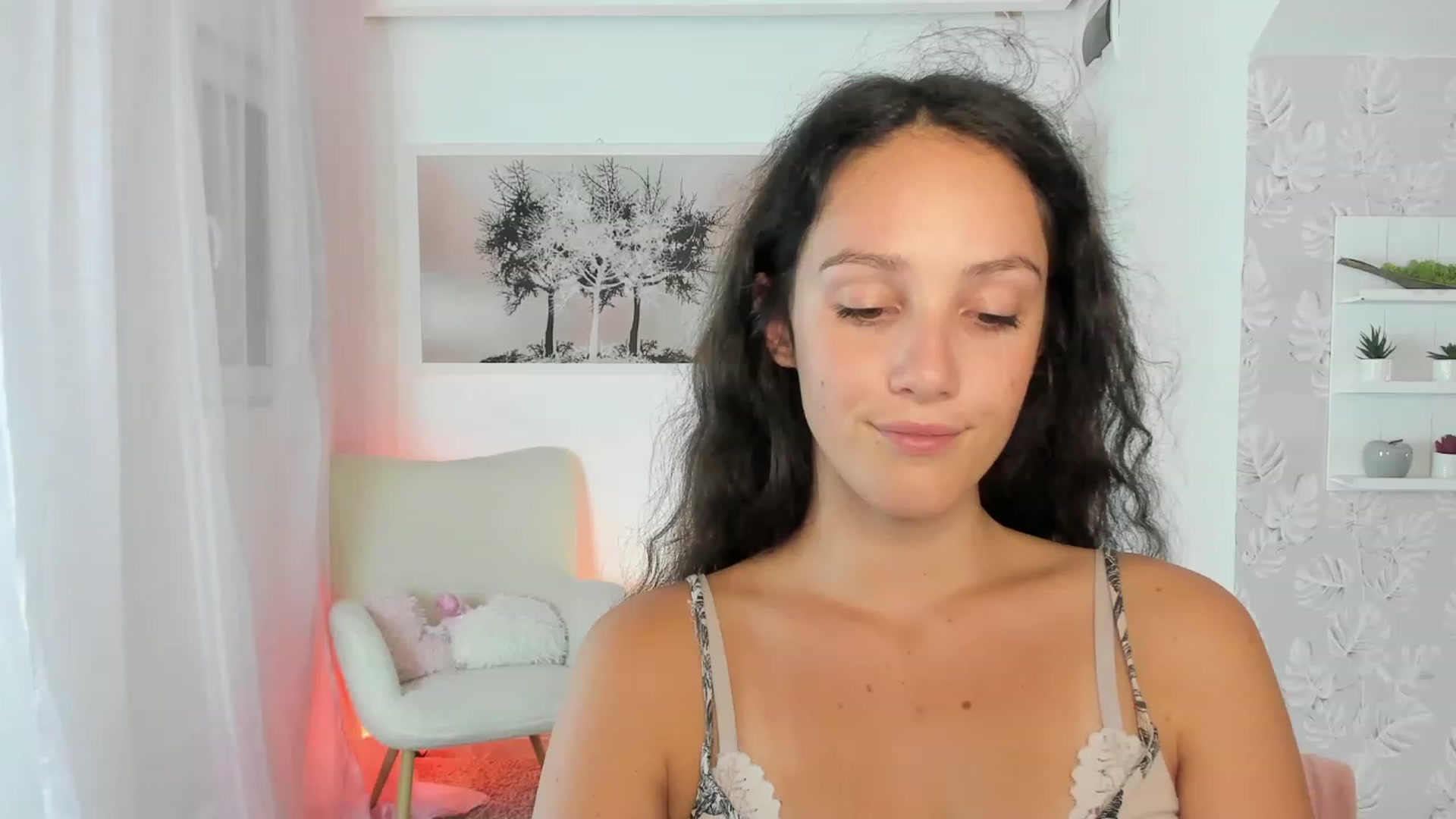 Gallery image thumbnail from Sophie_Rain18's myfreecams stream on, 09/06/2023, 17:36 image 10 of 20