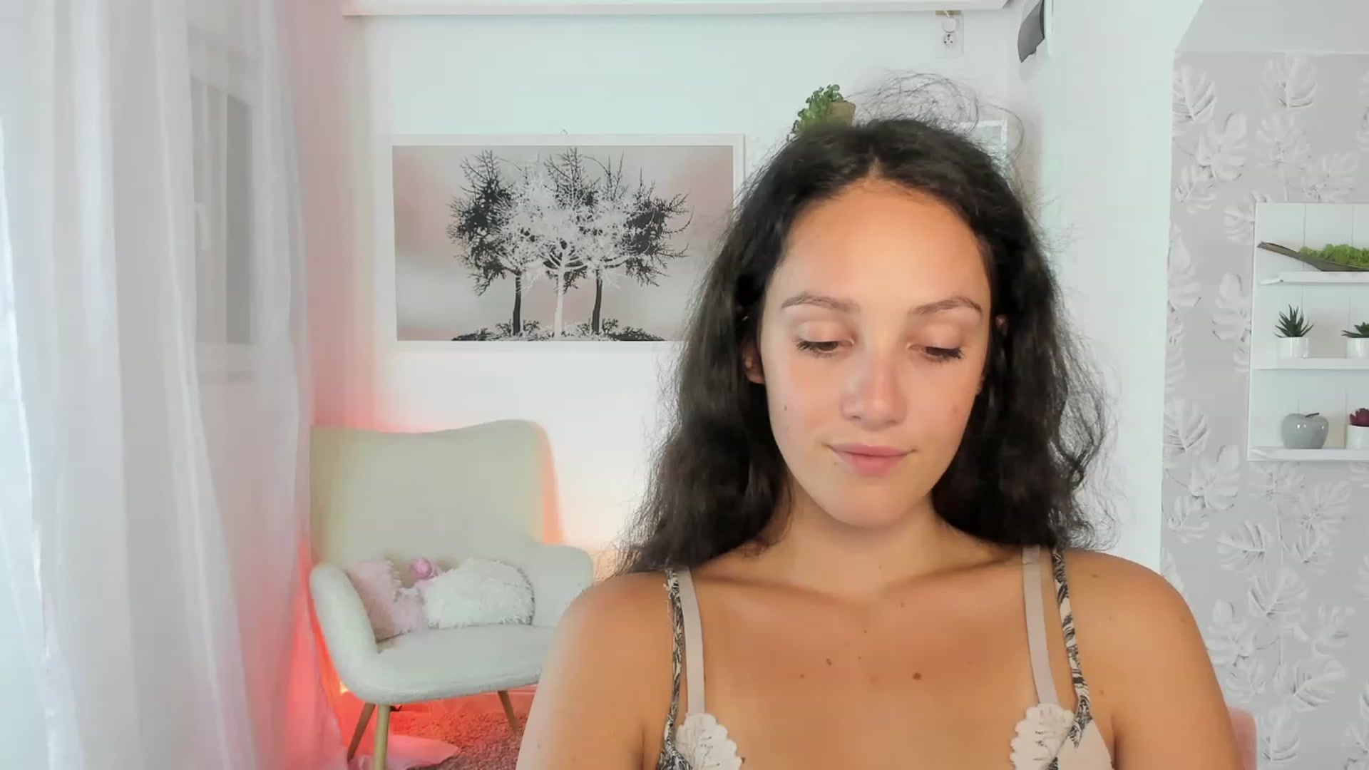 Gallery image thumbnail from Sophie_Rain18's myfreecams stream on, 09/06/2023, 17:36 image 19 of 20