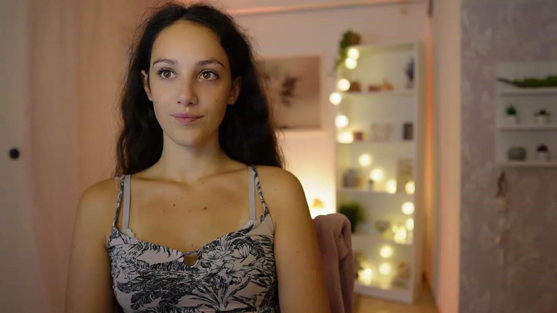 Gallery image thumbnail from Sophie_Rain18's myfreecams stream on, 09/11/2023, 14:56 image 4 of 20