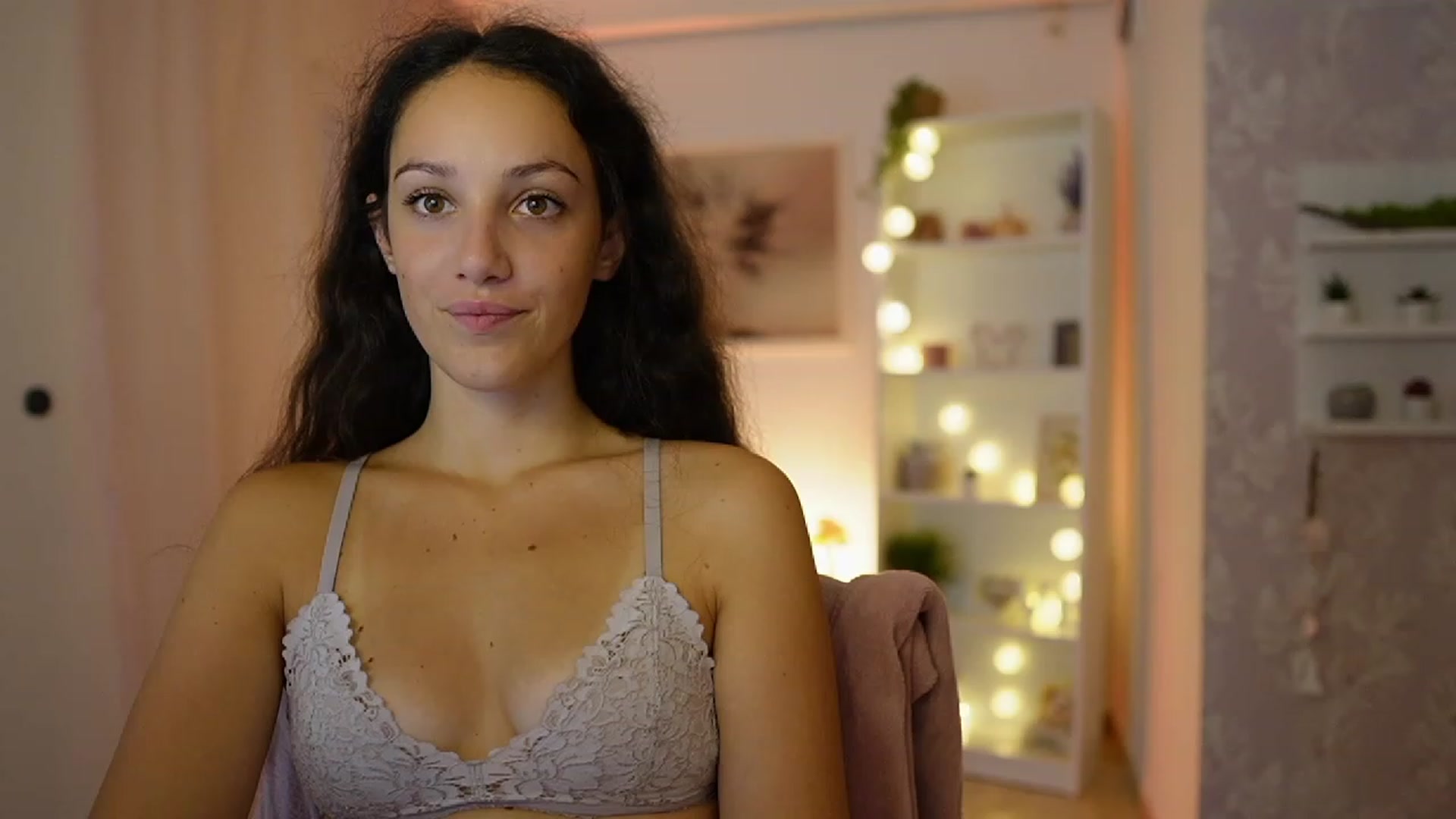 Gallery image thumbnail from Sophie_Rain18's myfreecams stream on, 09/11/2023, 14:56 image 14 of 20