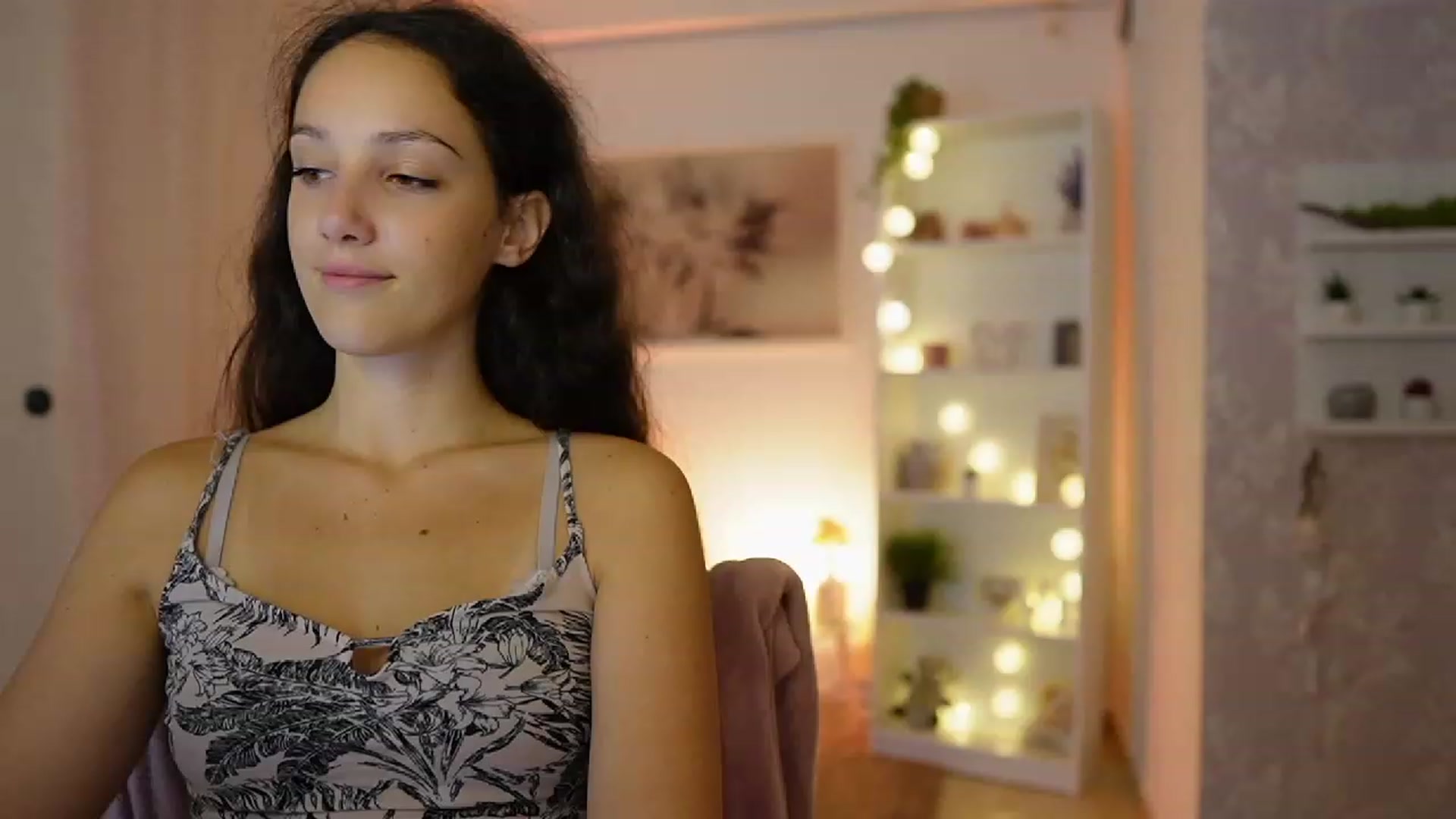 Gallery image thumbnail from Sophie_Rain18's myfreecams stream on, 09/11/2023, 14:56 image 1 of 20