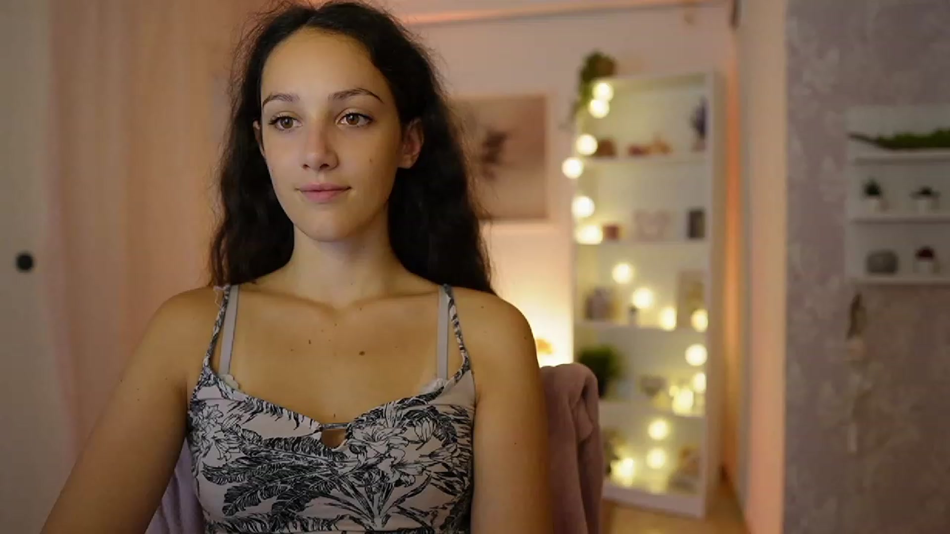 Gallery image thumbnail from Sophie_Rain18's myfreecams stream on, 09/11/2023, 14:56 image 3 of 20