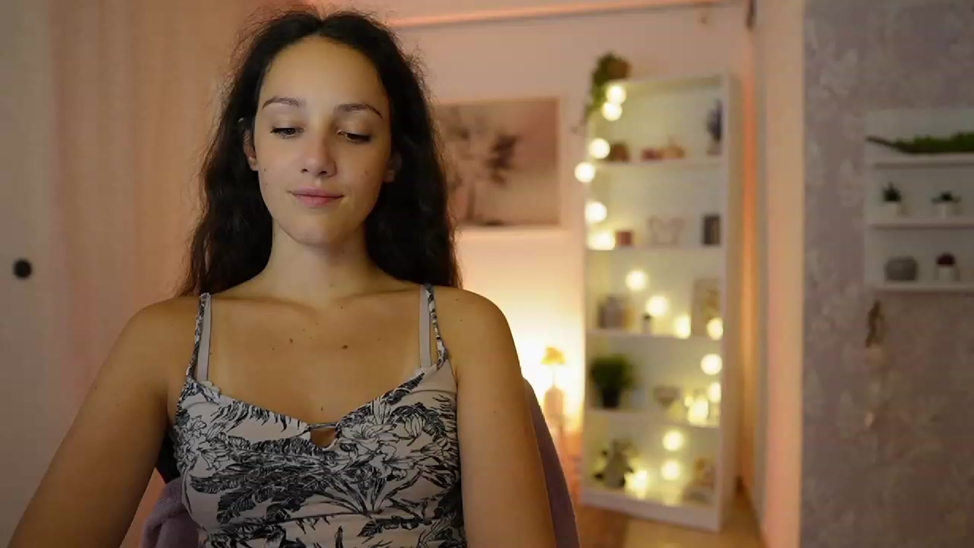 Gallery image thumbnail from Sophie_Rain18's myfreecams stream on, 09/11/2023, 17:07 image 17 of 20