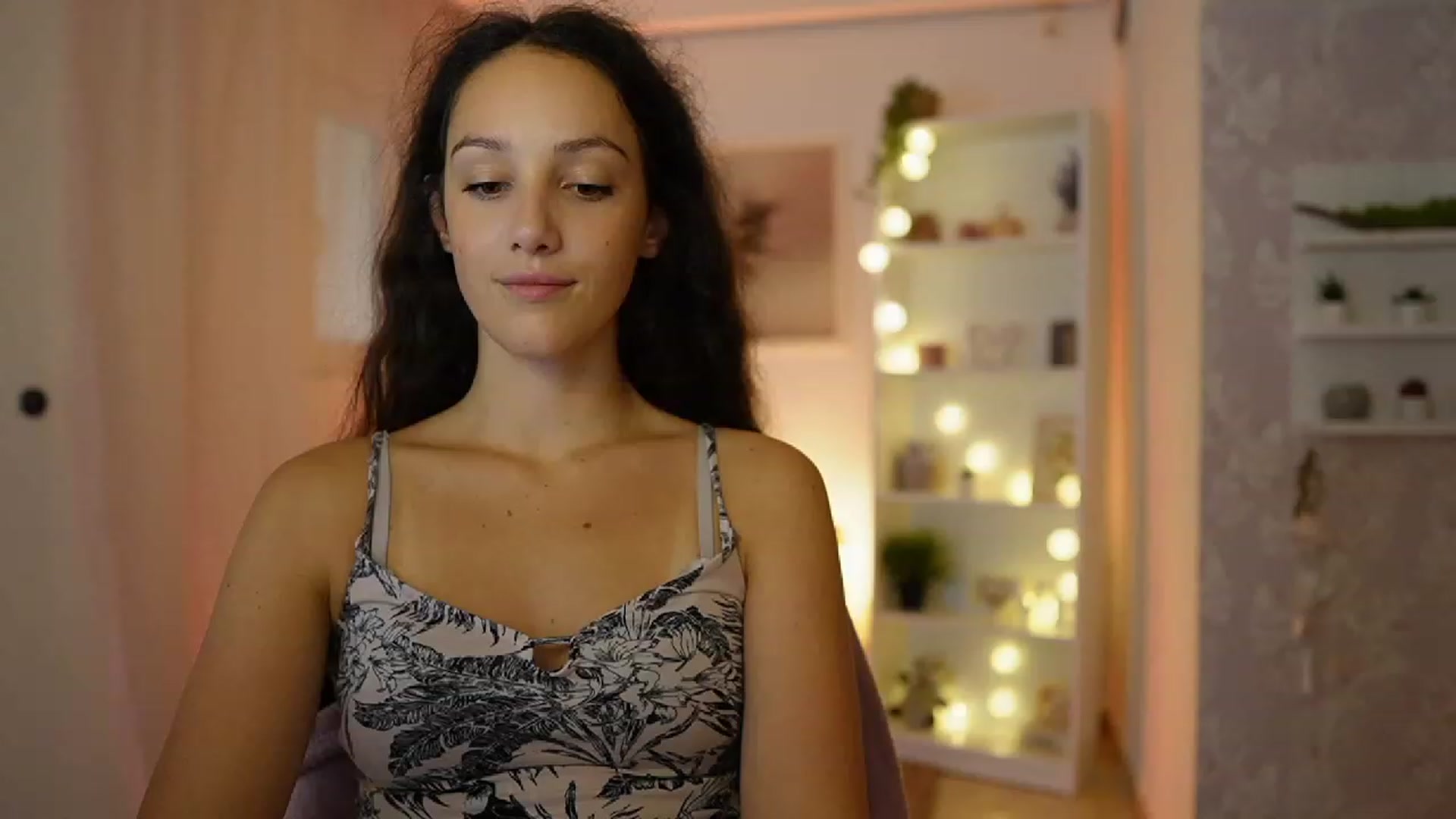Gallery image thumbnail from Sophie_Rain18's myfreecams stream on, 09/11/2023, 17:07 image 16 of 20