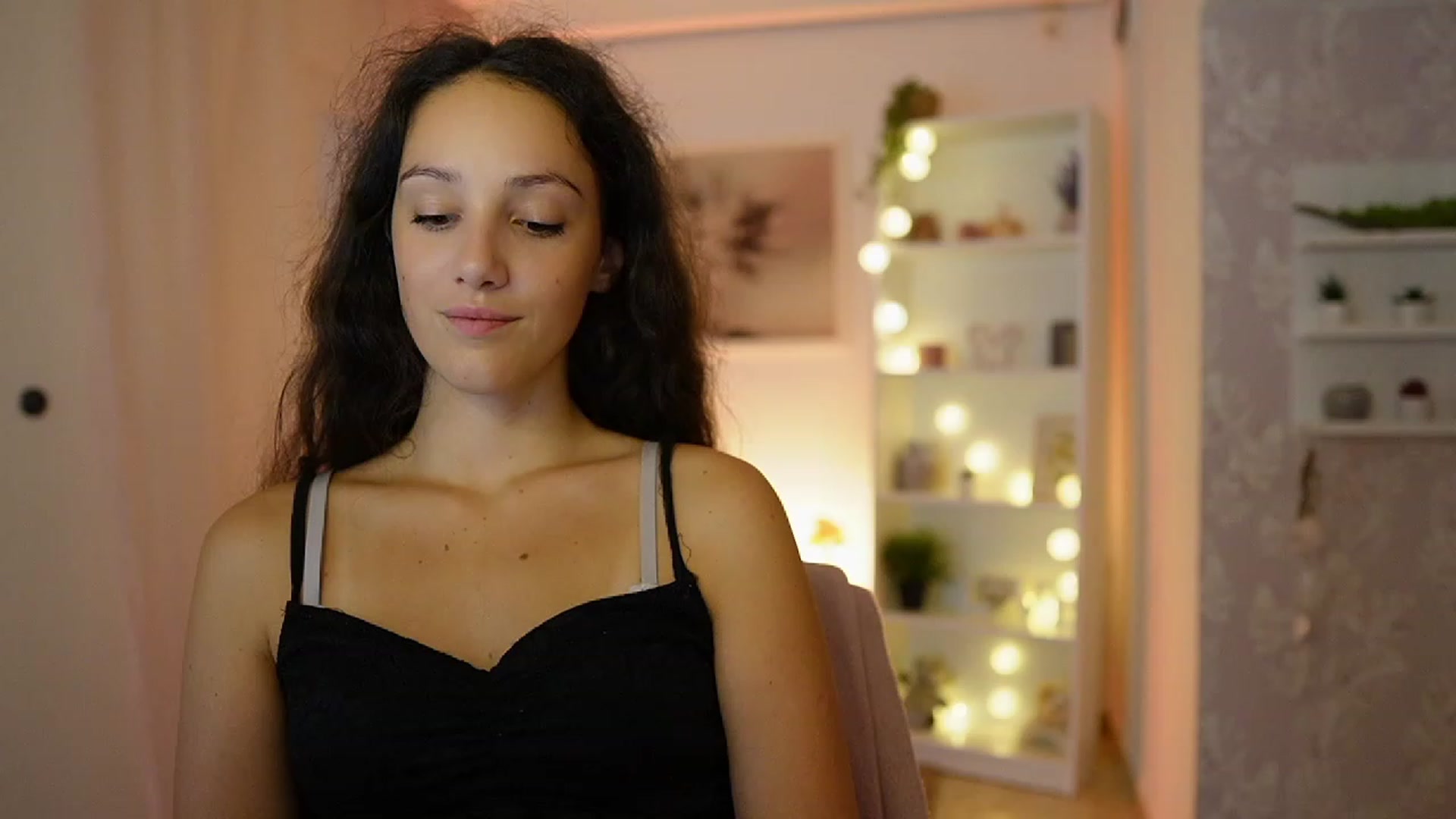 Gallery image thumbnail from Sophie_Rain18's myfreecams stream on, 09/11/2023, 17:07 image 2 of 20