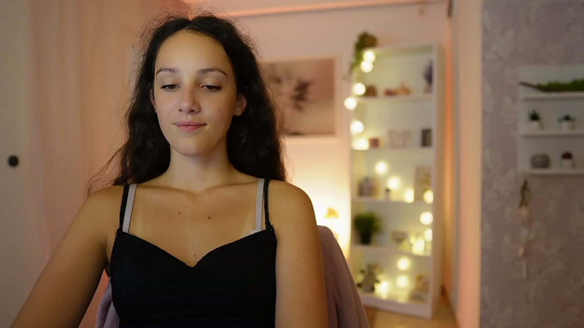 Gallery image thumbnail from Sophie_Rain18's myfreecams stream on, 09/11/2023, 17:07 image 13 of 20