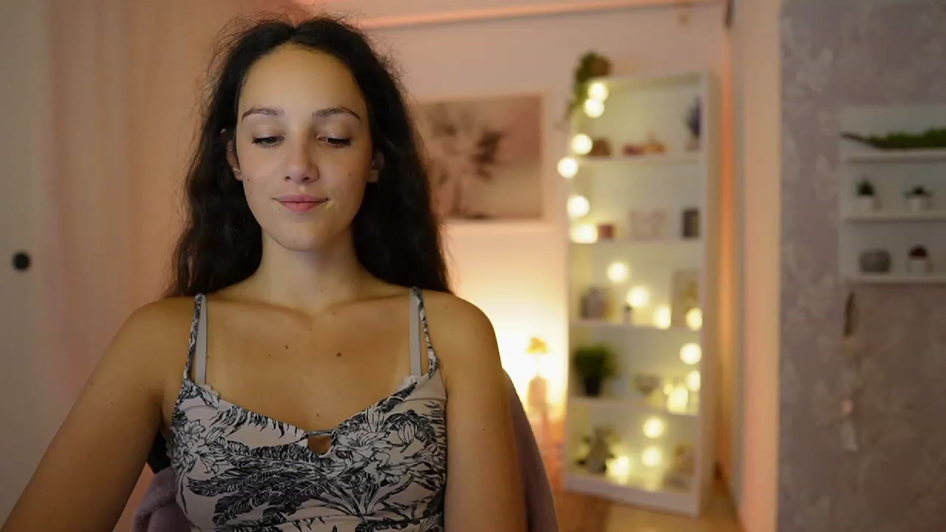 Gallery image thumbnail from Sophie_Rain18's myfreecams stream on, 09/11/2023, 17:07 image 18 of 20