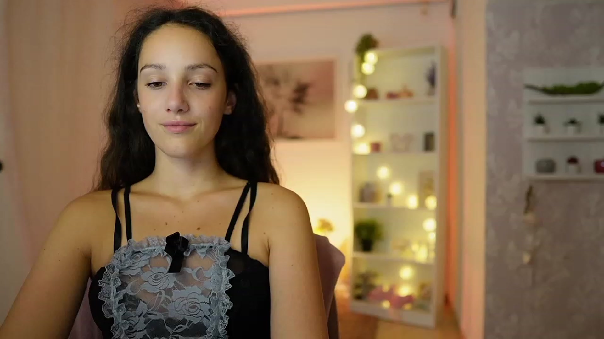 Gallery image thumbnail from Sophie_Rain18's myfreecams stream on, 09/12/2023, 14:56 image 3 of 20